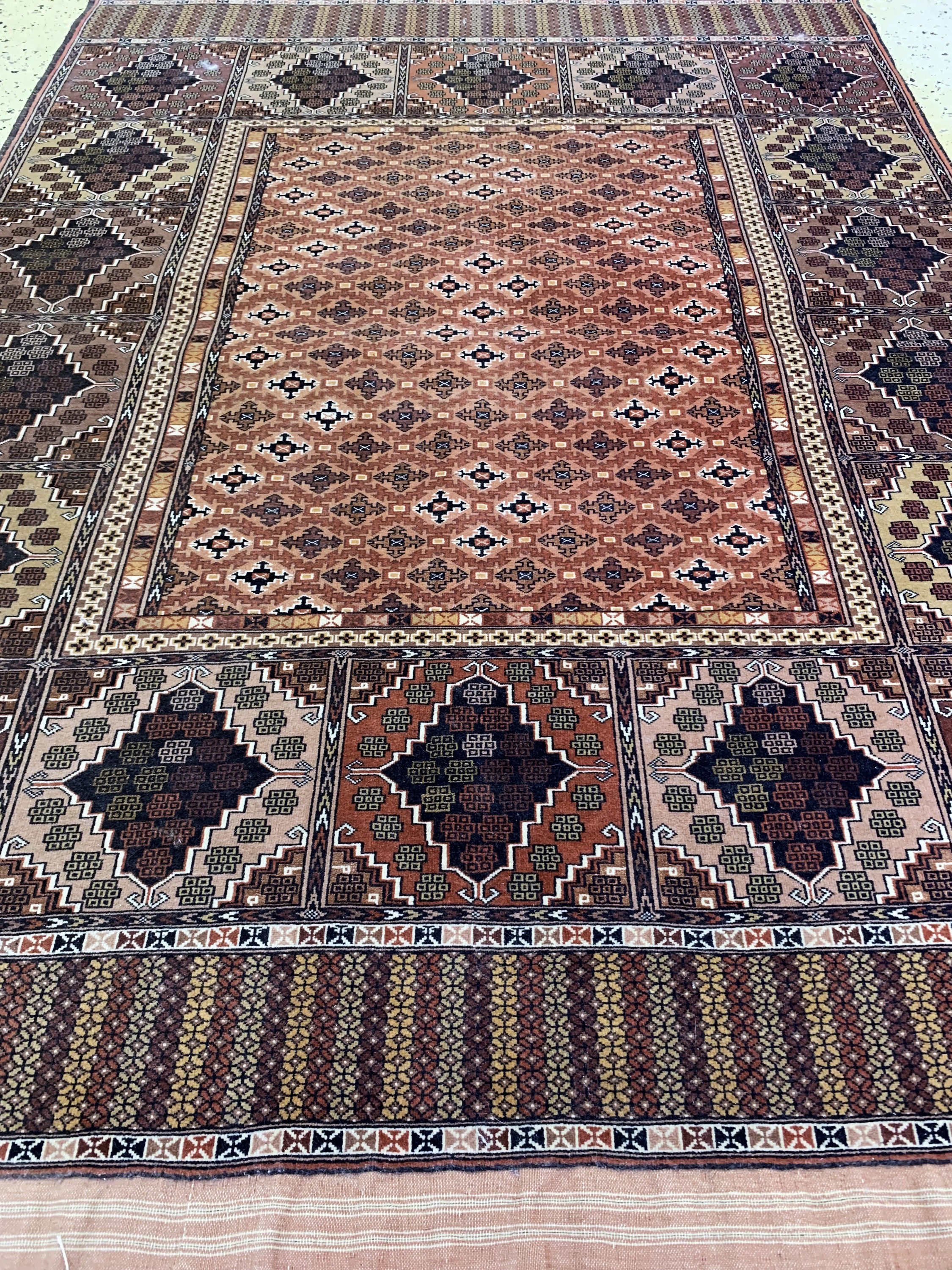 Detail c: Mauri, Afghanistan, ca. 50 Jahre, Wolle aufBaumwolle, ca. 160 x 120 cm, EHZ: 2