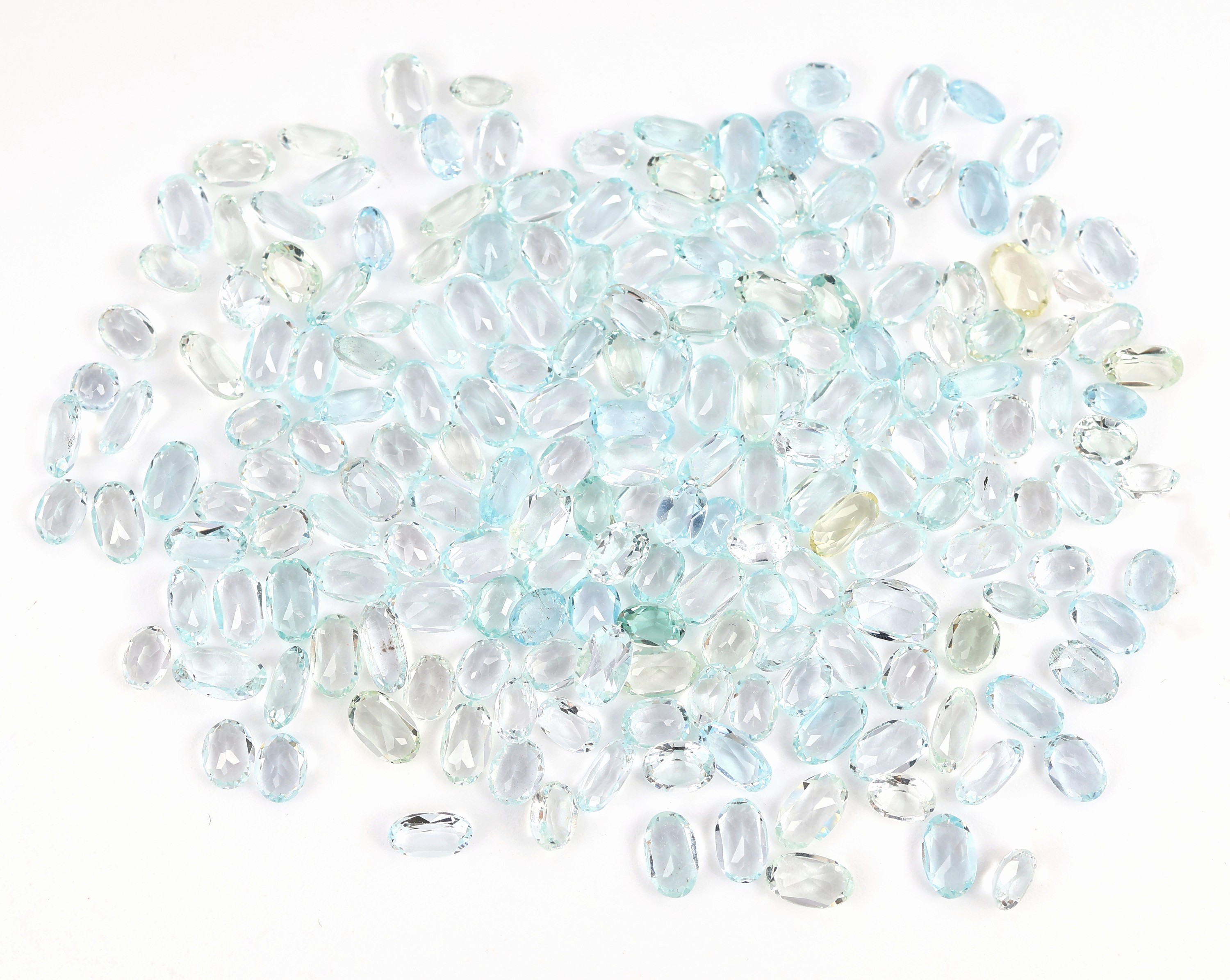 Lot lose Aquamarine, ca. 35.03 ct, versch. Schliffformen und Größen