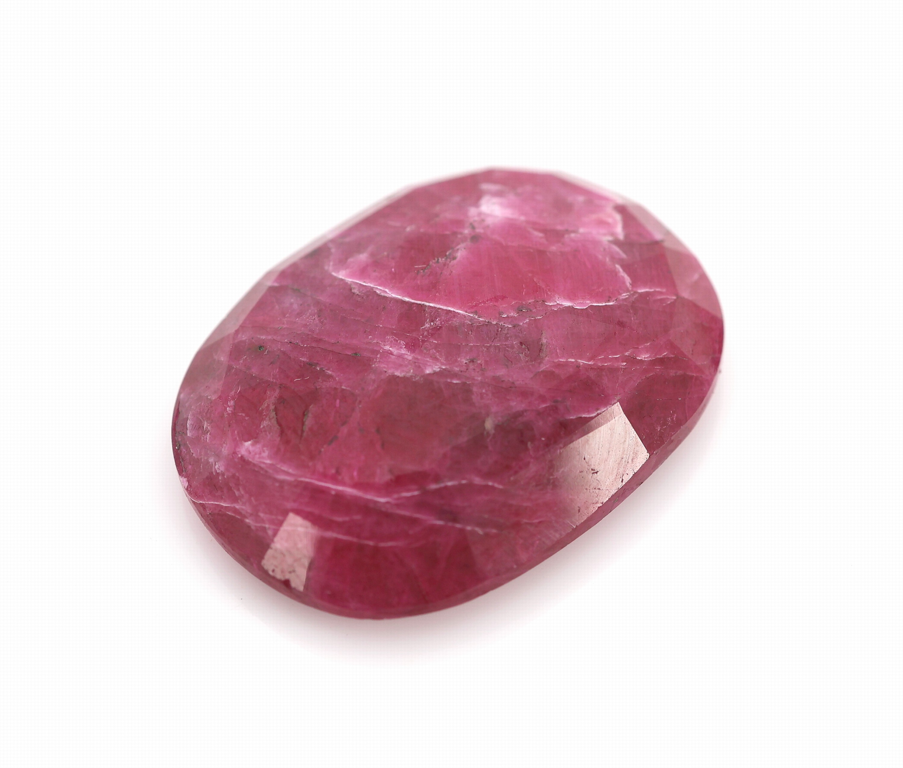 Detail a: Loser Rubin, ca. 19.11 ct, ovalfacett., ca.20 x 16 x 5 mm