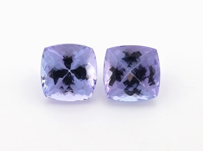 Image Lot 2 loose tanzanites , approx. 2.81 ct, antique cut, approx. 6.5 x 5 mm Valuation ...