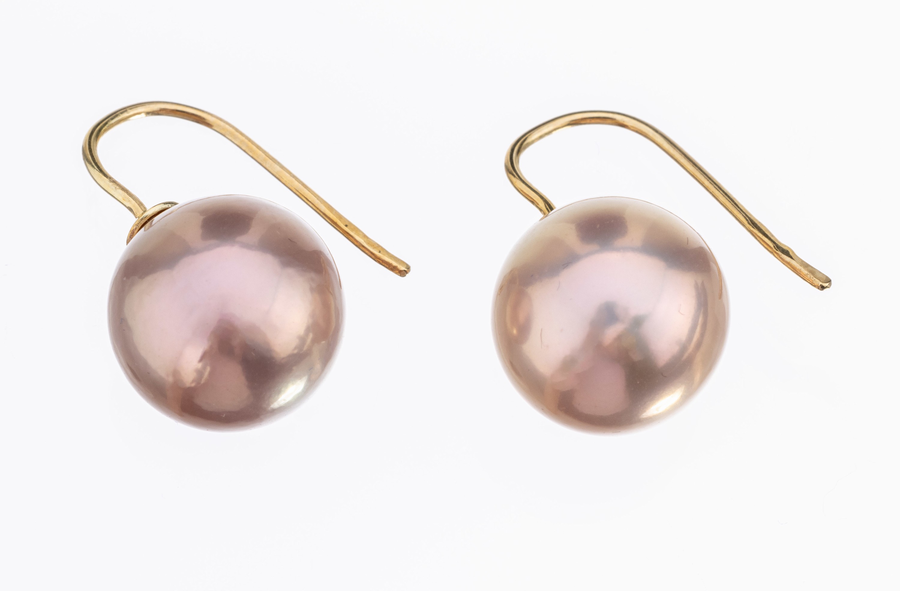 Paar Ohrgehänge mit MING-Perlen, Bügel 14 kt Gold, GG 585/000, 2 rosafarb. Ming Süsswasserzuchtperlen Durchm. ca. 13.6 mm