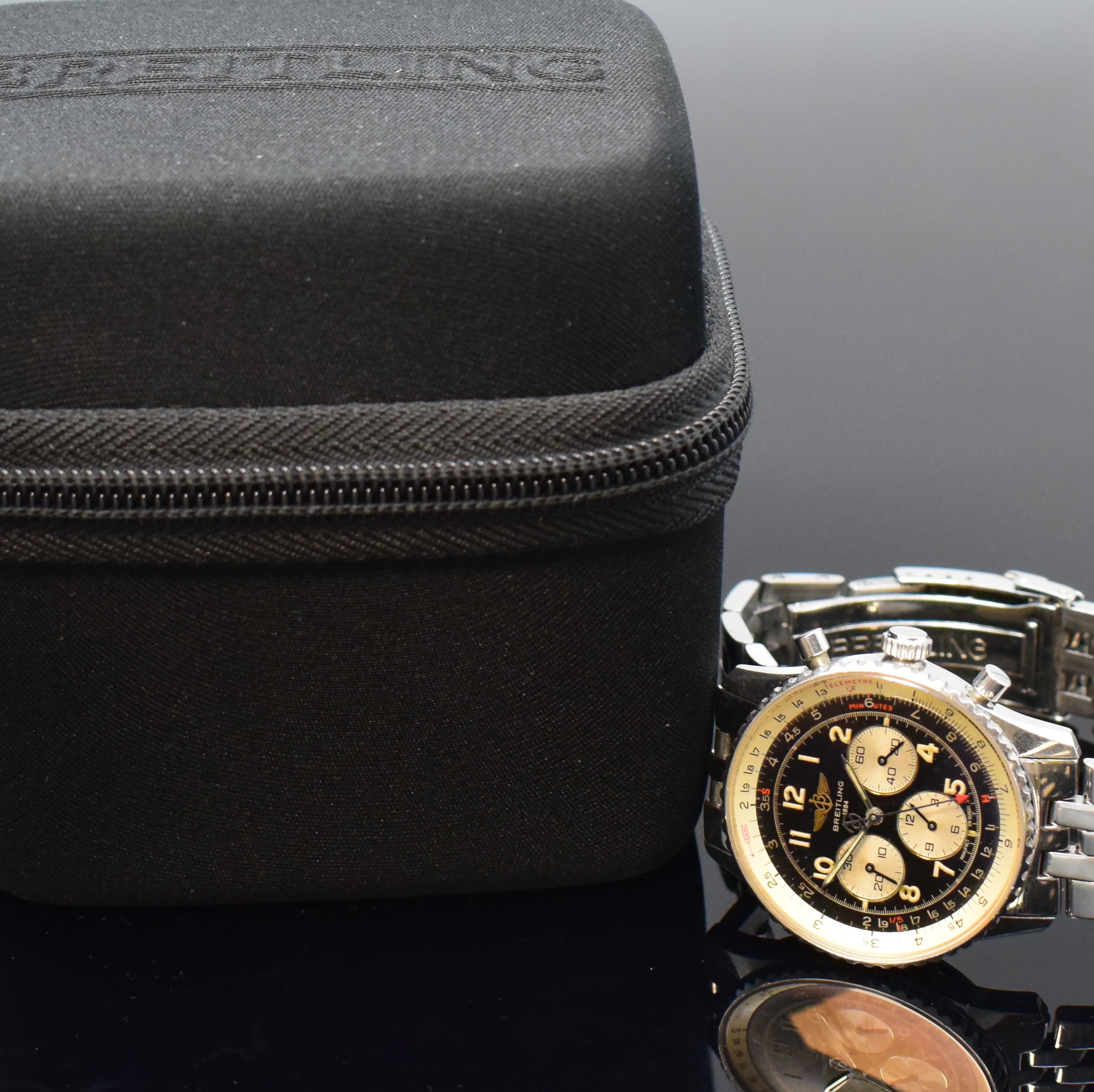 Detail e: BREITLING Navitimer 92 Referenz A30022 Armbandchronograph in Stahl, Schweiz um 1992, Automatik, verschr. Geh., orig. Stahlband m. Faltschl., beids. ...