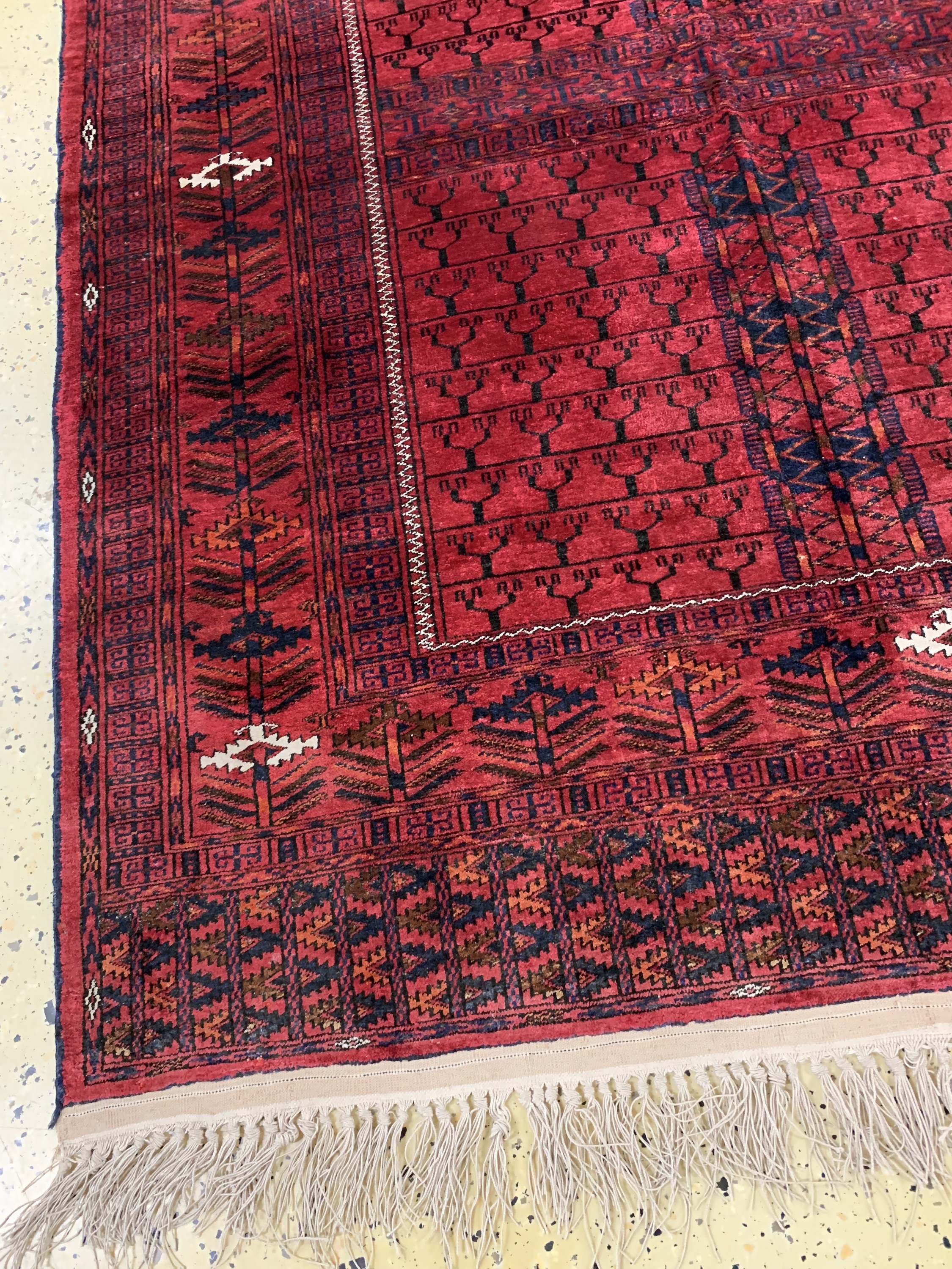 Detail b: Seiden Torkmen, Persien, Mitte 20.Jhd, reine Naturseide, ca. 171 x 132 cm, EHZ: 2