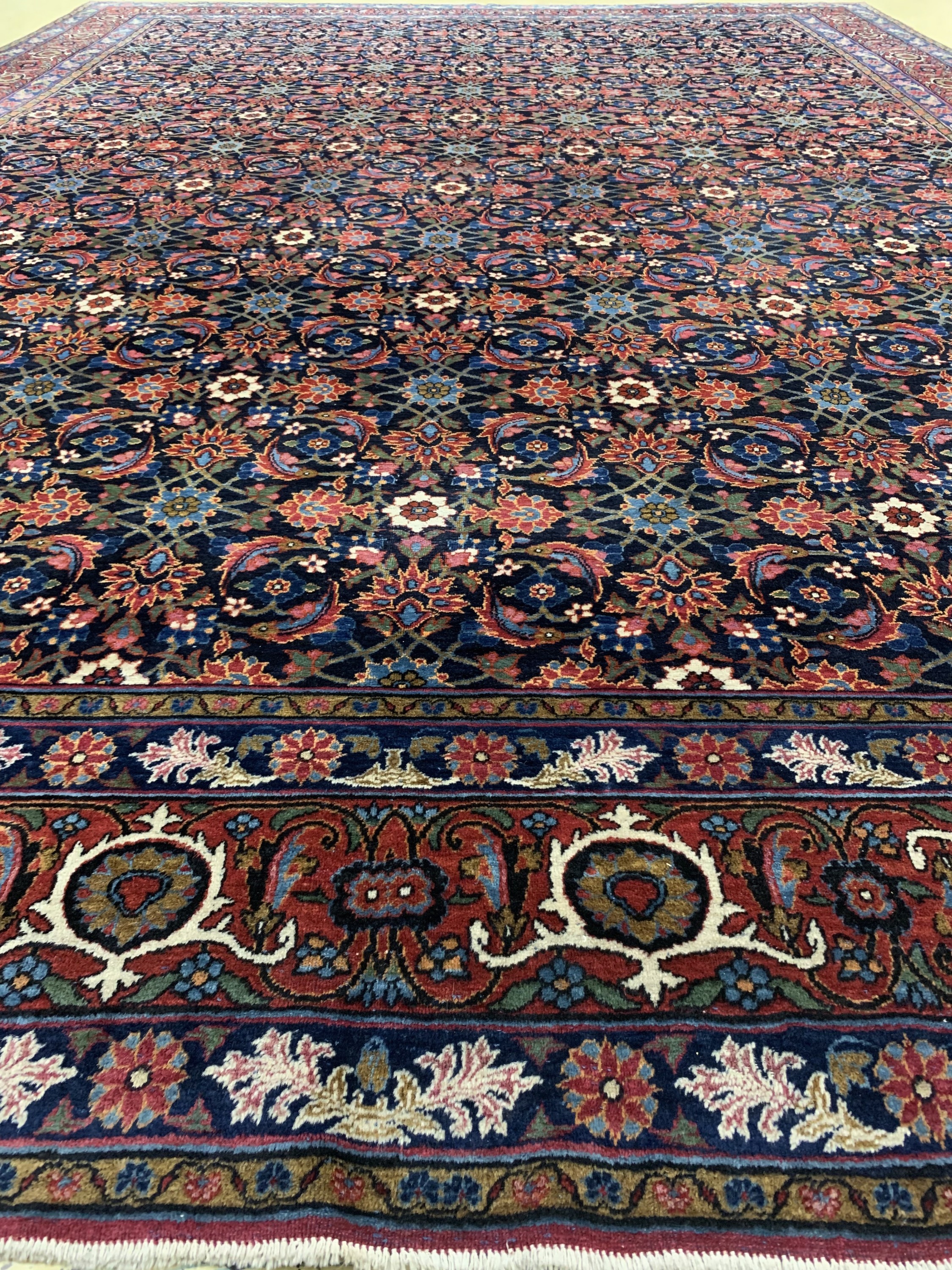 Detail g: Yazd antik, Persien, um 1910/1920, Wolle auf Baumwolle, ca. 450 x 320 cm, EHZ: 2, (AlteRestaurierungen am Rand)