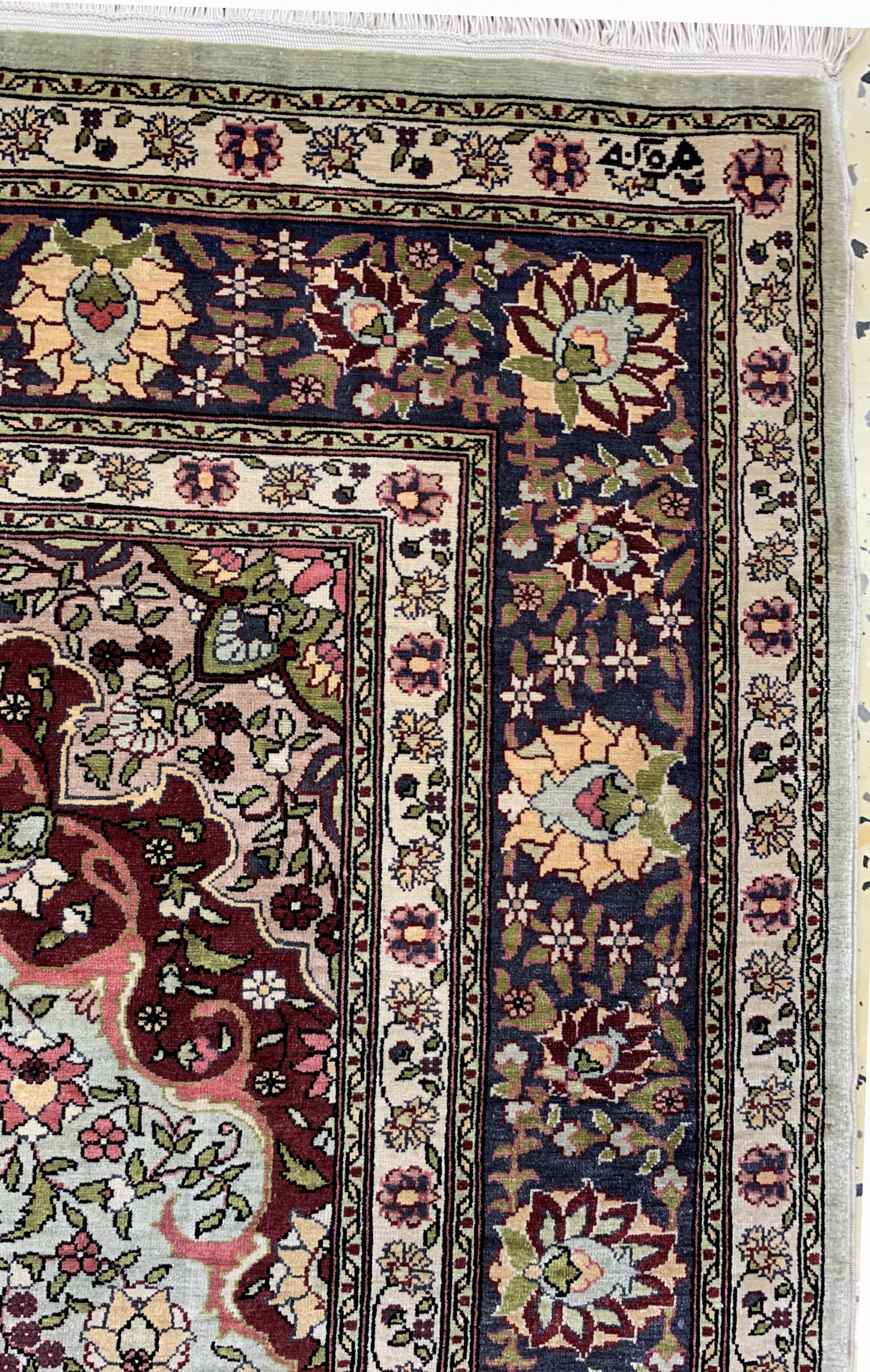 Detail e: Hereke Seide fein sign., Türkei, Mitte 20.Jhd., reine Naturseide, ca. 116 x 80 cm, ca. 1,0 Mio. Kn/qm, EHZ: 1-2