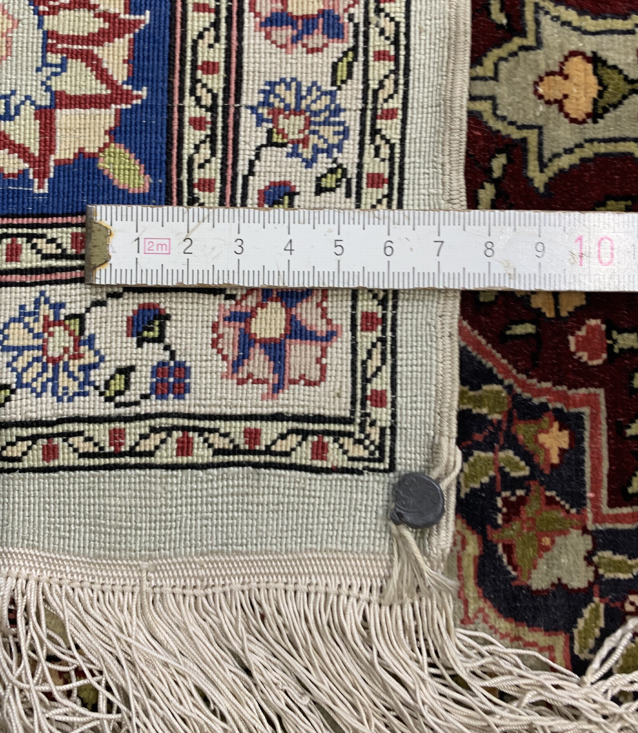 Detail g: Hereke Seide fein sign., Türkei, Mitte 20.Jhd., reine Naturseide, ca. 116 x 80 cm, ca. 1,0 Mio. Kn/qm, EHZ: 1-2
