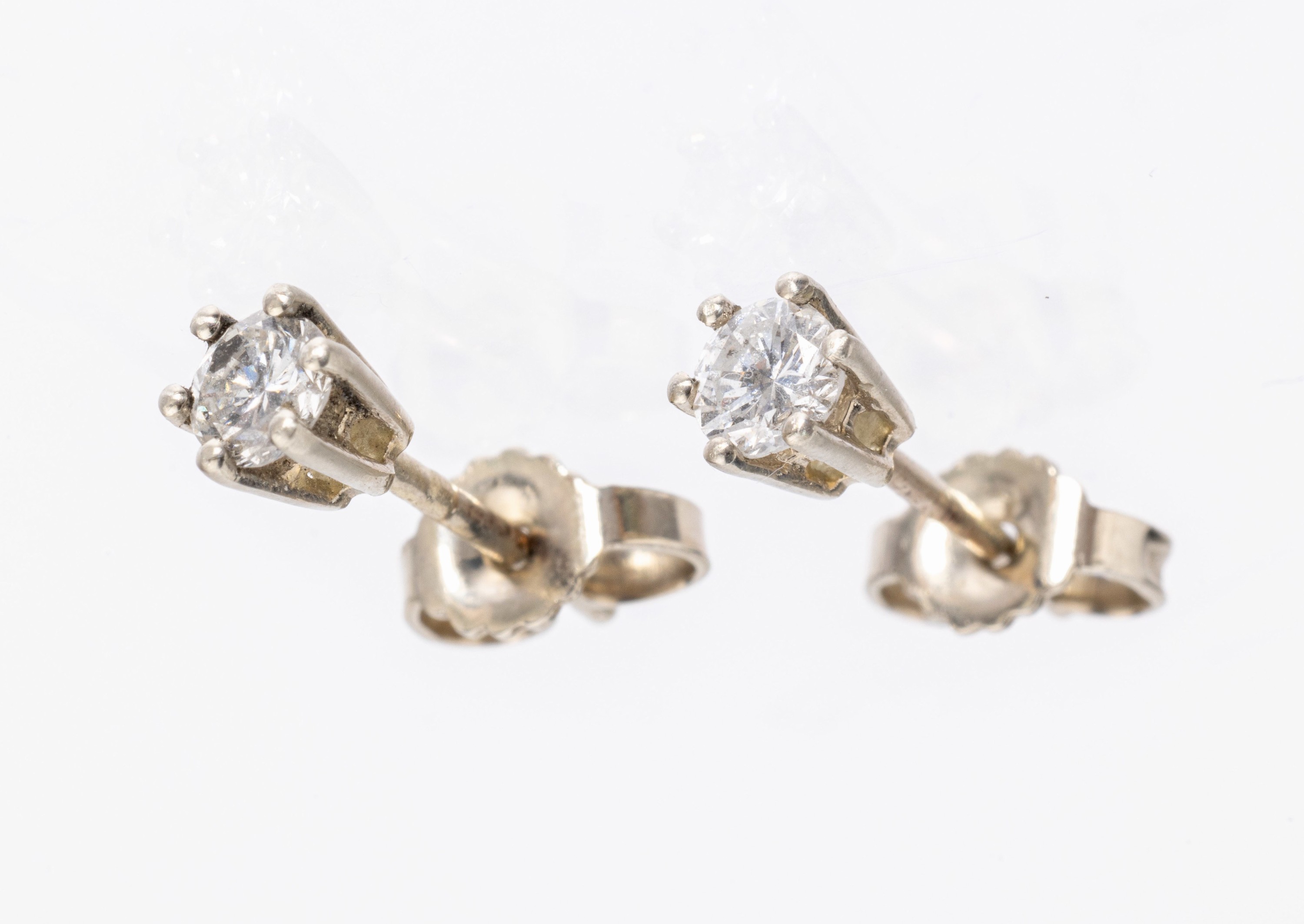 Paar 14 kt Gold Brillant-Ohrstecker, WG 585/000, 2 Brillanten zus. ca. 0.37 ct Weiss/si, ca. 1.1 g
