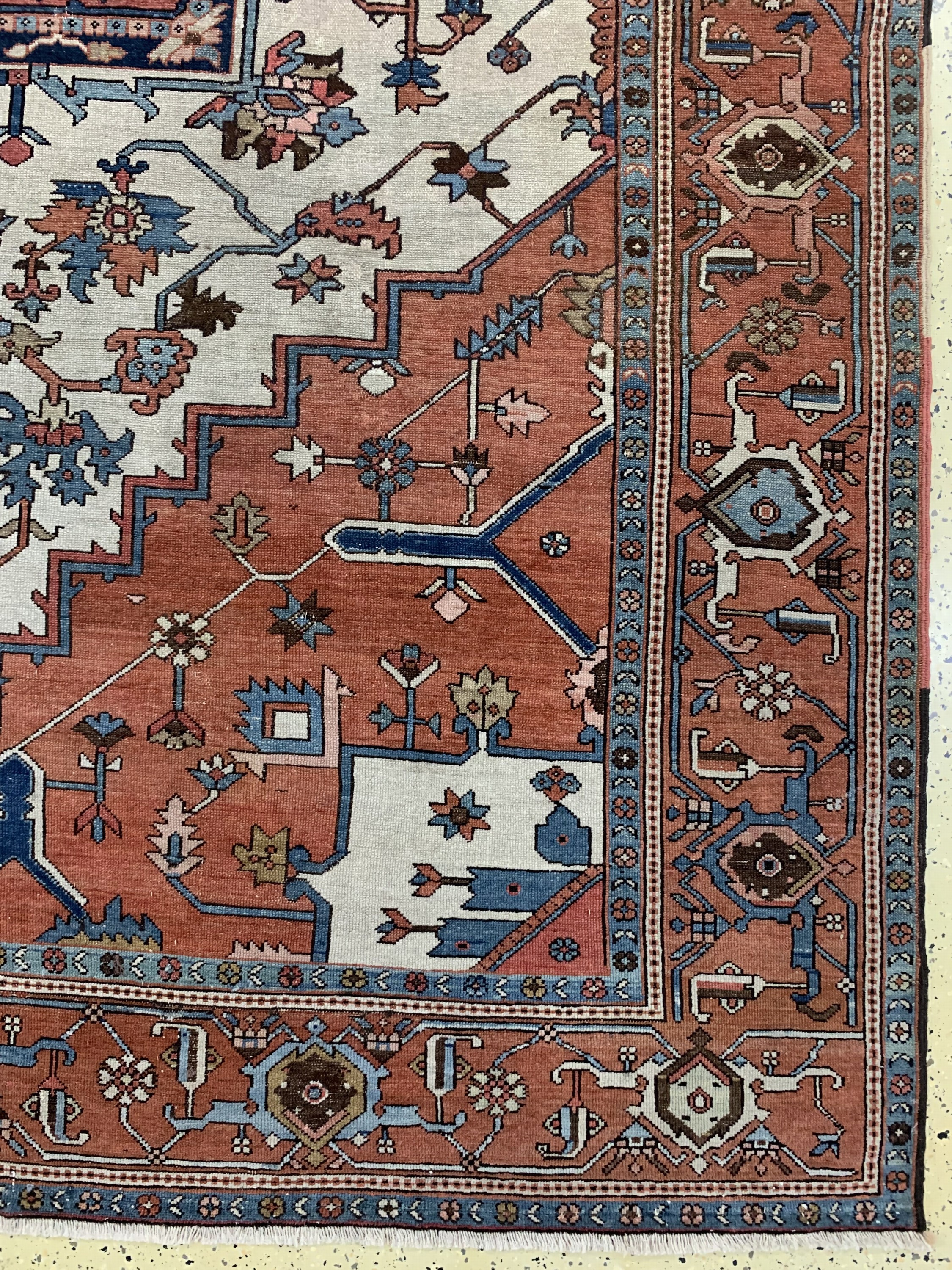 Detail a: Heriz"Serapi"antik, Persien, 19.Jhd, Wolle auf Baumwolle, ca. 387 x 298 cm, EHZ: 2-3, (gleichmässig dünner Flor)