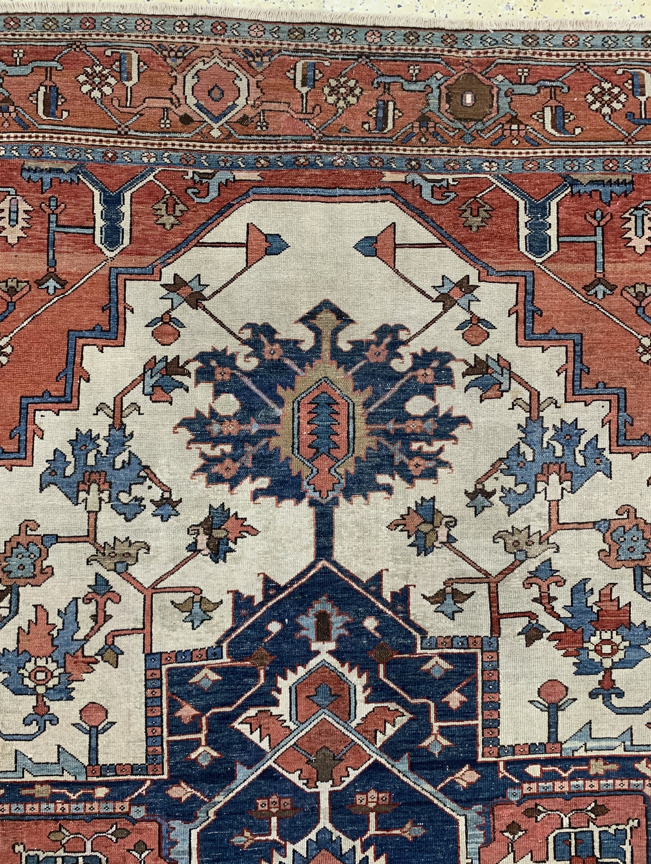 Detail g: Heriz"Serapi"antik, Persien, 19.Jhd, Wolle auf Baumwolle, ca. 387 x 298 cm, EHZ: 2-3, (gleichmässig dünner Flor)