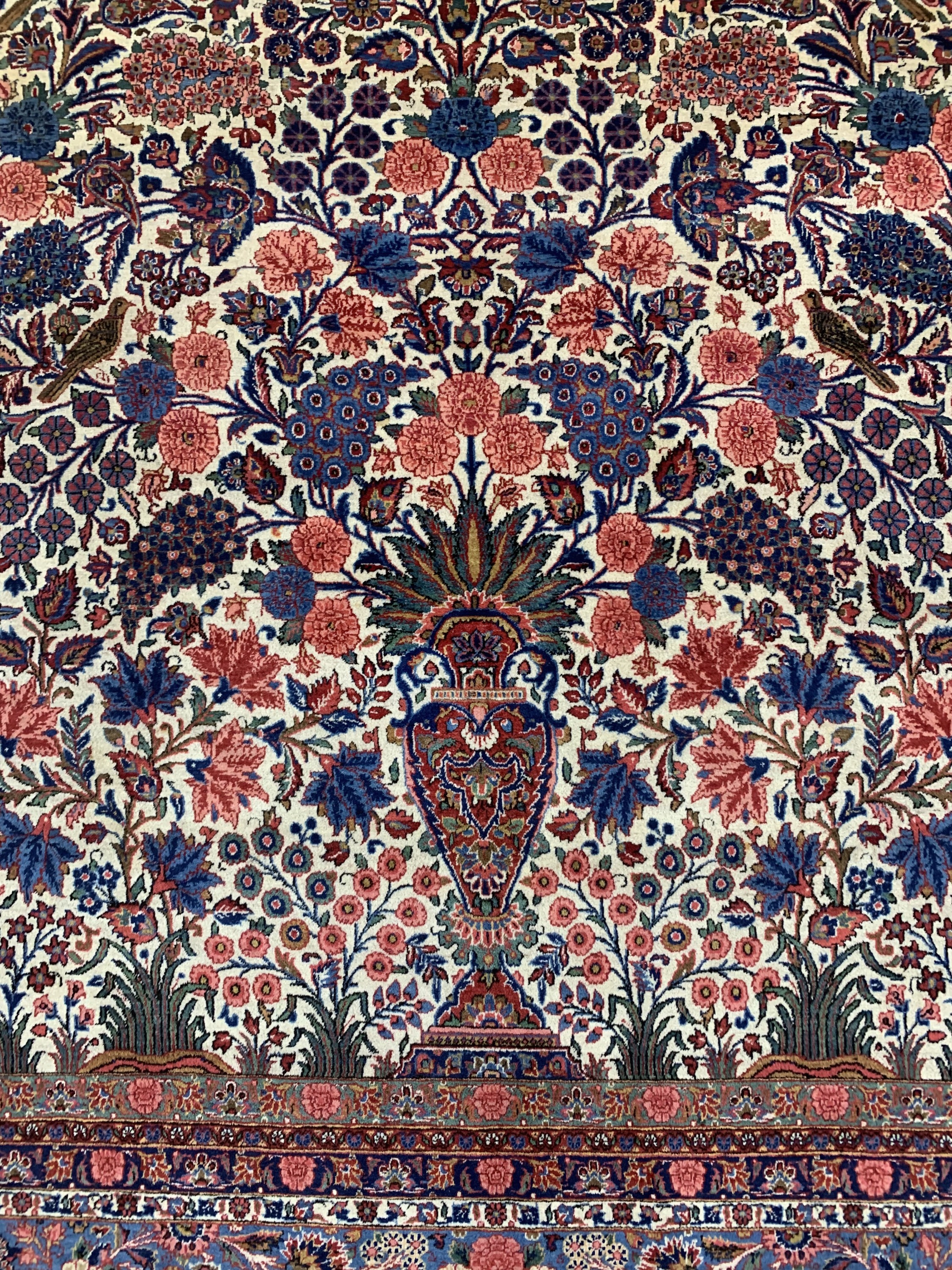 Detail b: Keschan Kork fein, Persien, um 1940, Korkwolle auf Baumwolle, ca. 370 x 270 cm, EHZ: 1-2, (fachkundig gereinigt)