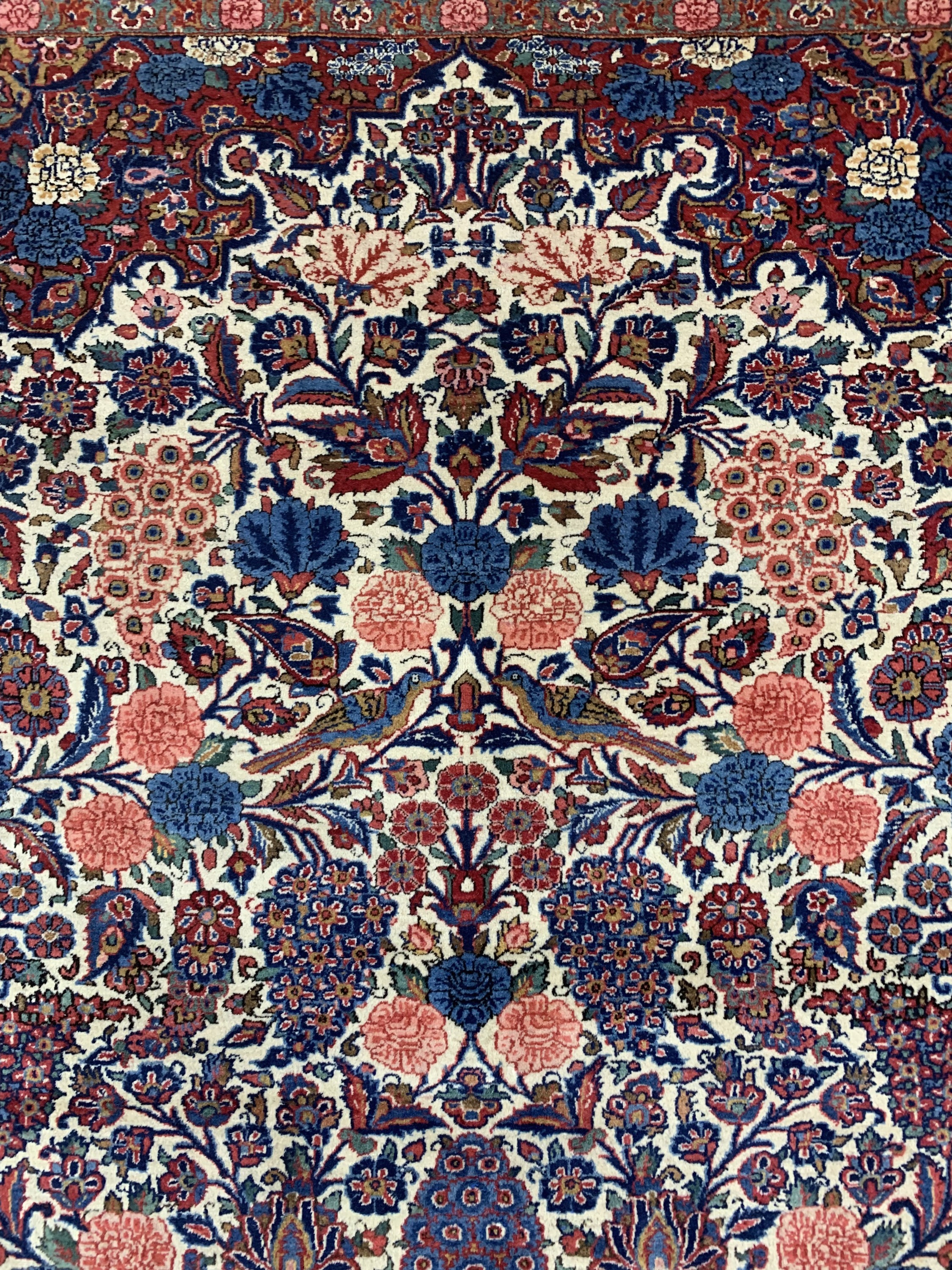 Detail e: Keschan Kork fein, Persien, um 1940, Korkwolle auf Baumwolle, ca. 370 x 270 cm, EHZ: 1-2, (fachkundig gereinigt)