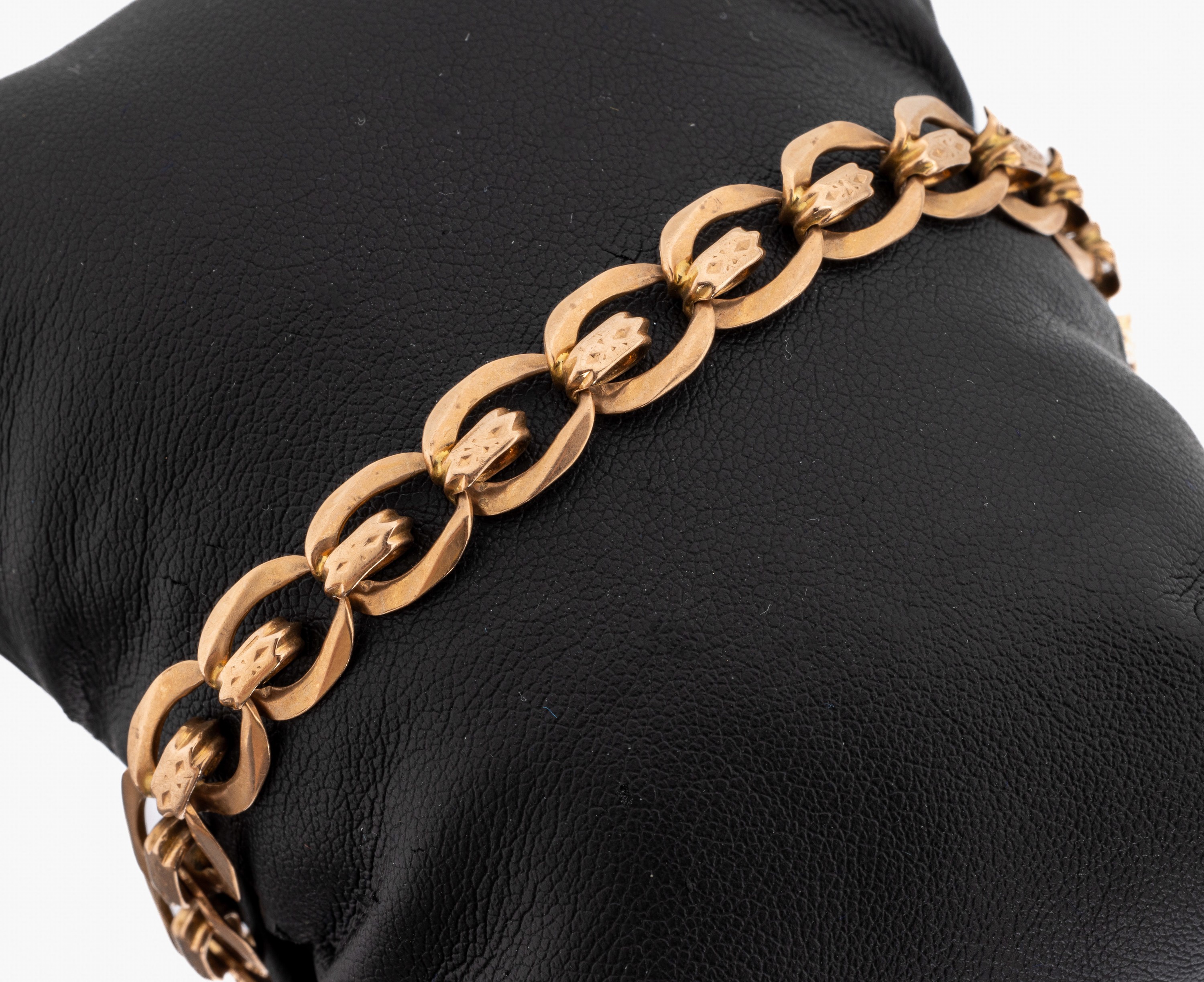 14 kt Gold Armband, RG 585/000, um 1900, ovale Glieder, L. ca. 21 cm, Kastenschloss mitSicherheitsacht, ca. 16.5 g