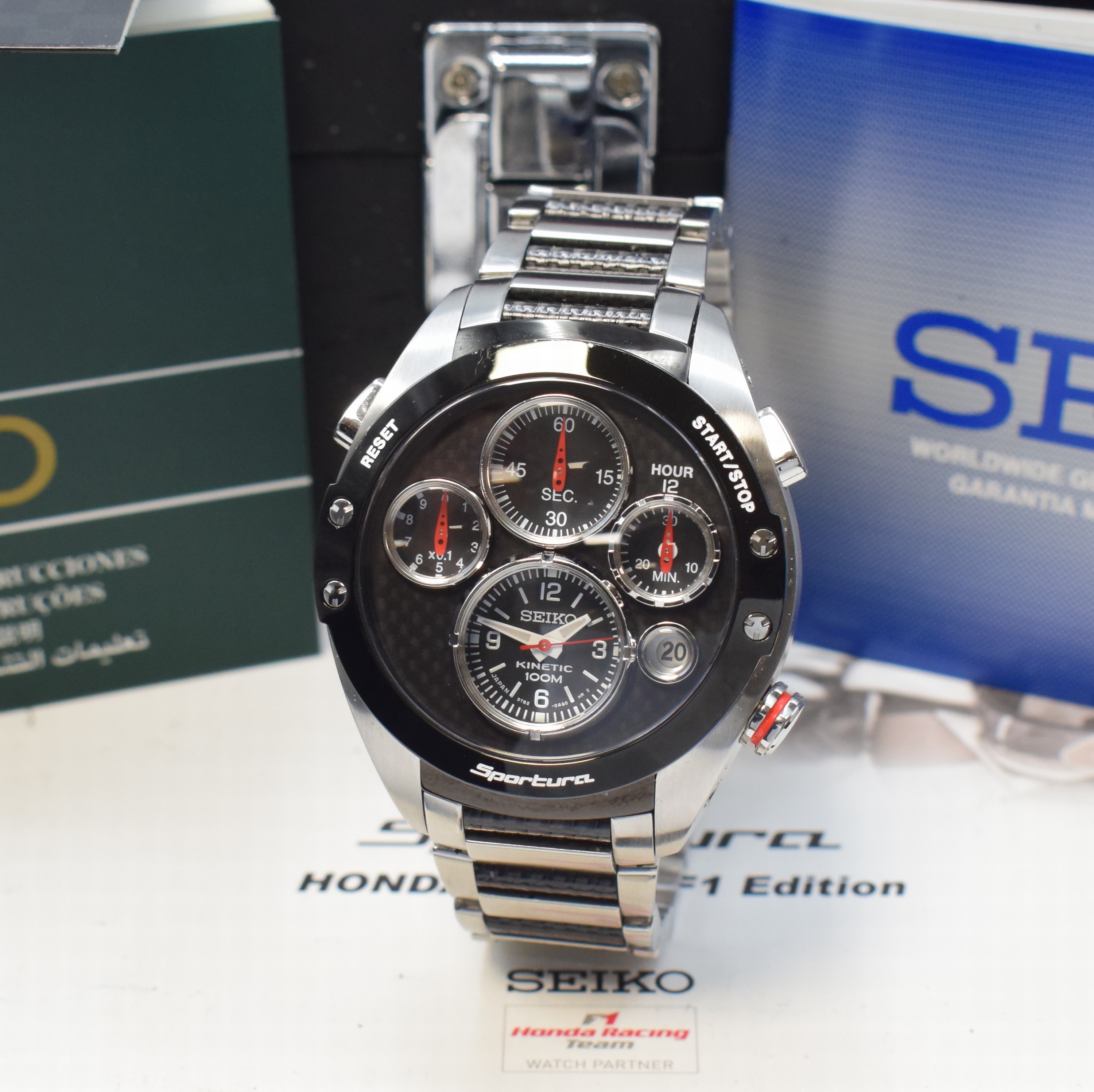 SEIKO Kinetic Sportura Honda Racing F1 Edition seltener, auf 1500 Stück limitierter Armbandchronograph Referenz SLQ021J, Japan um 2006, ...
