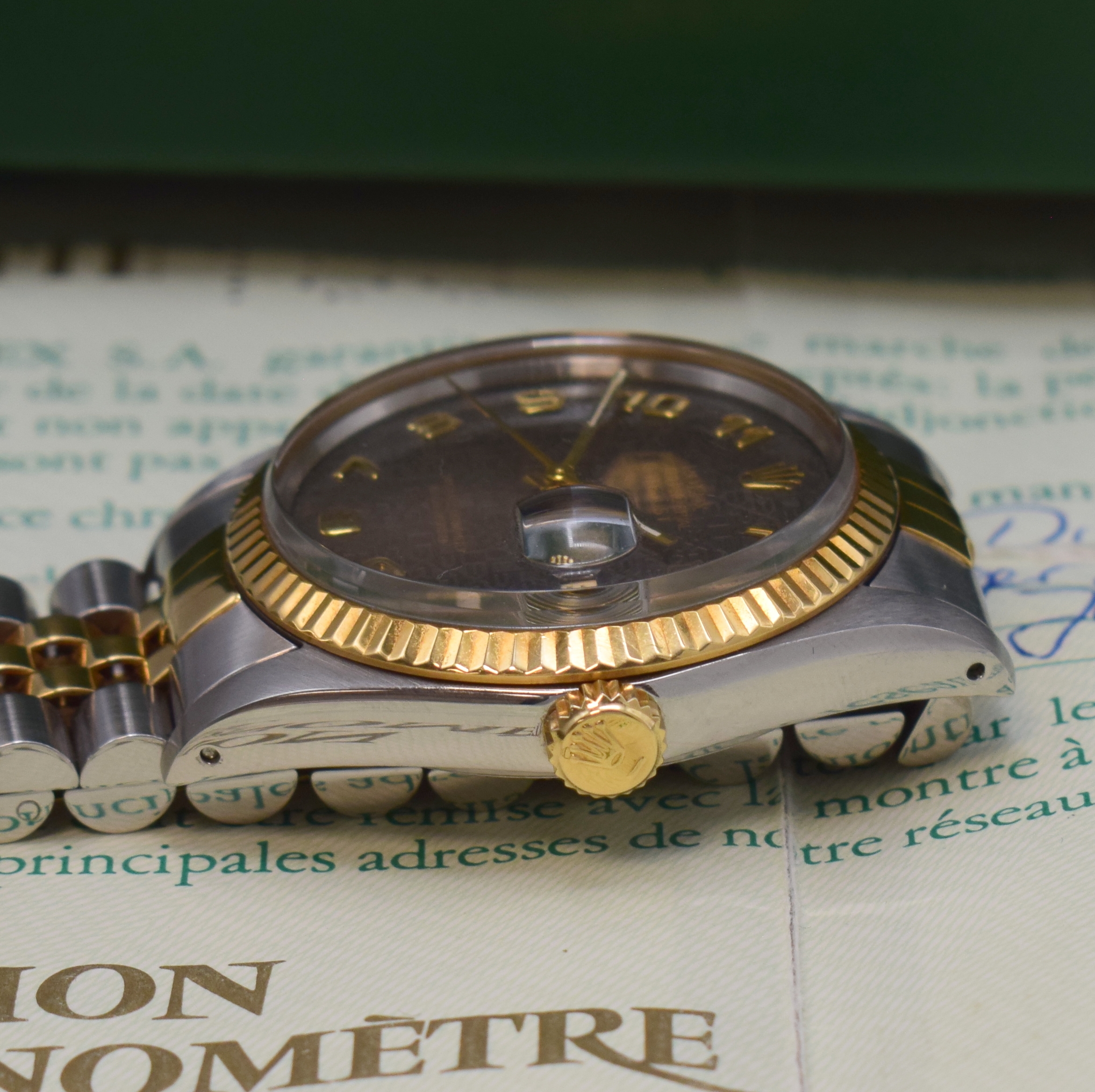 Detail c: ROLEX Datejust Referenz 16013 Herrenarmbanduhr in Stahl/Gold, Schweiz um 1988, LC 100, Automatik, Oystergeh. m. geriffelter Lünette, Boden u. Krone ...