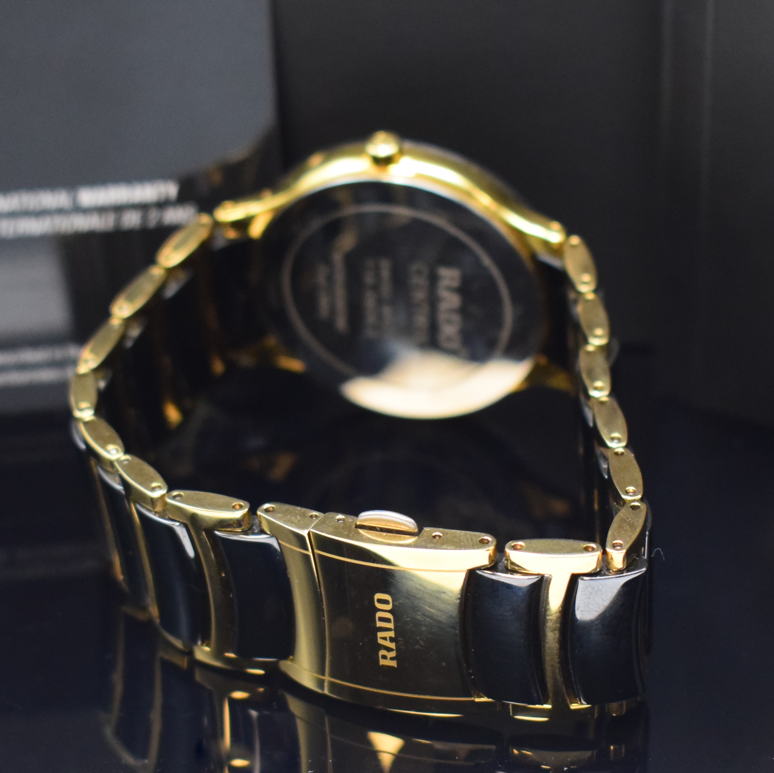 Detail b: RADO Centrix Referenz 115.0929.3 Herrenarmbanduhr, Schweiz lt. orig. Papier verk. 2019, quartz, Geh. u. Band in Keramik und verg. Metall., Stahlboden ...