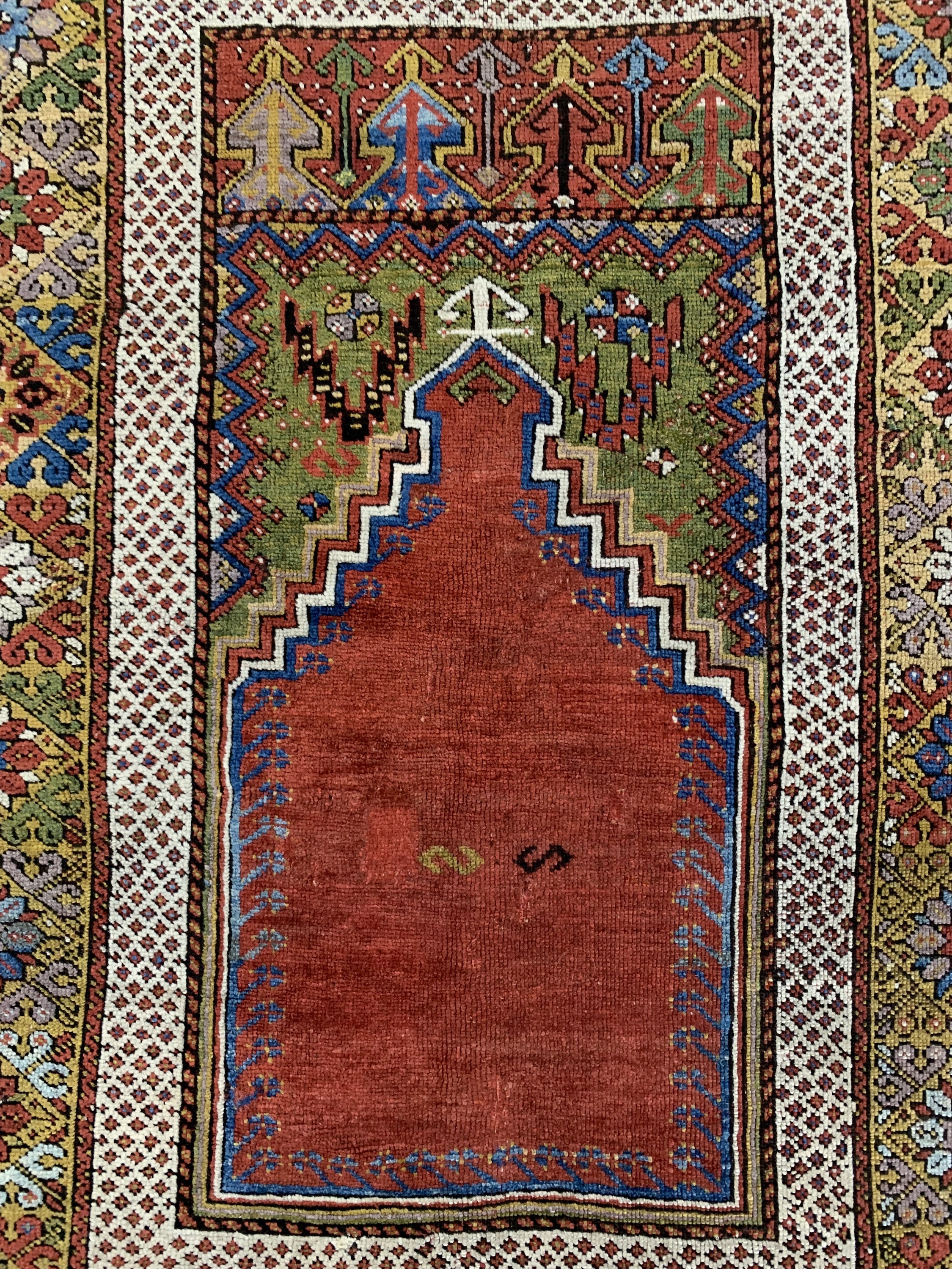 Detail e: Mucur antik, Türkei, Mitte 19.Jhd, Wolle auf Wolle, ca. 188 x 133 cm, EHZ: 3, (alte Restaurierungen)