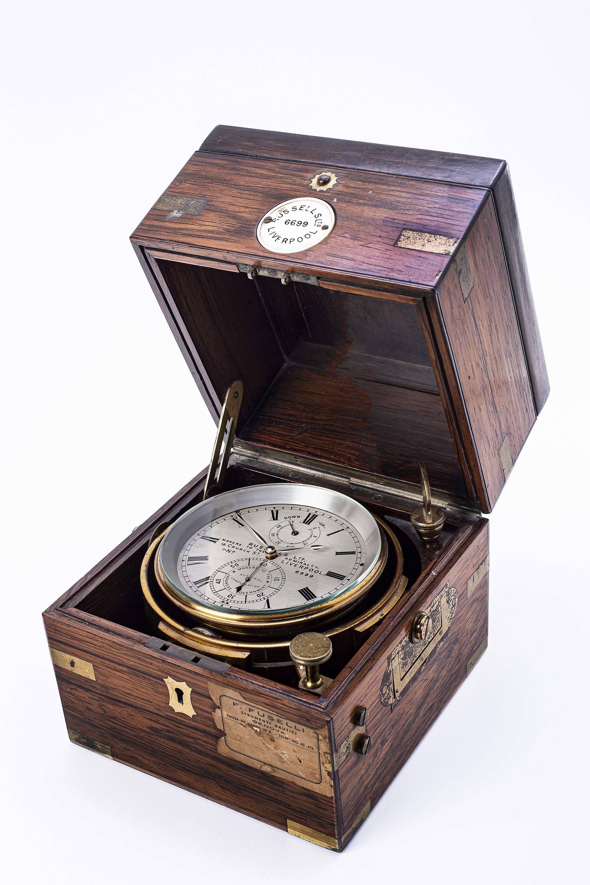 RUSSELS LTD Marinechronometer Nr. 6699, England um 1890, 3-tlg. Holzbox m. Messing Einlagen, Deckel später, Schlüssel zu ers., Signatur-Plakette in ...