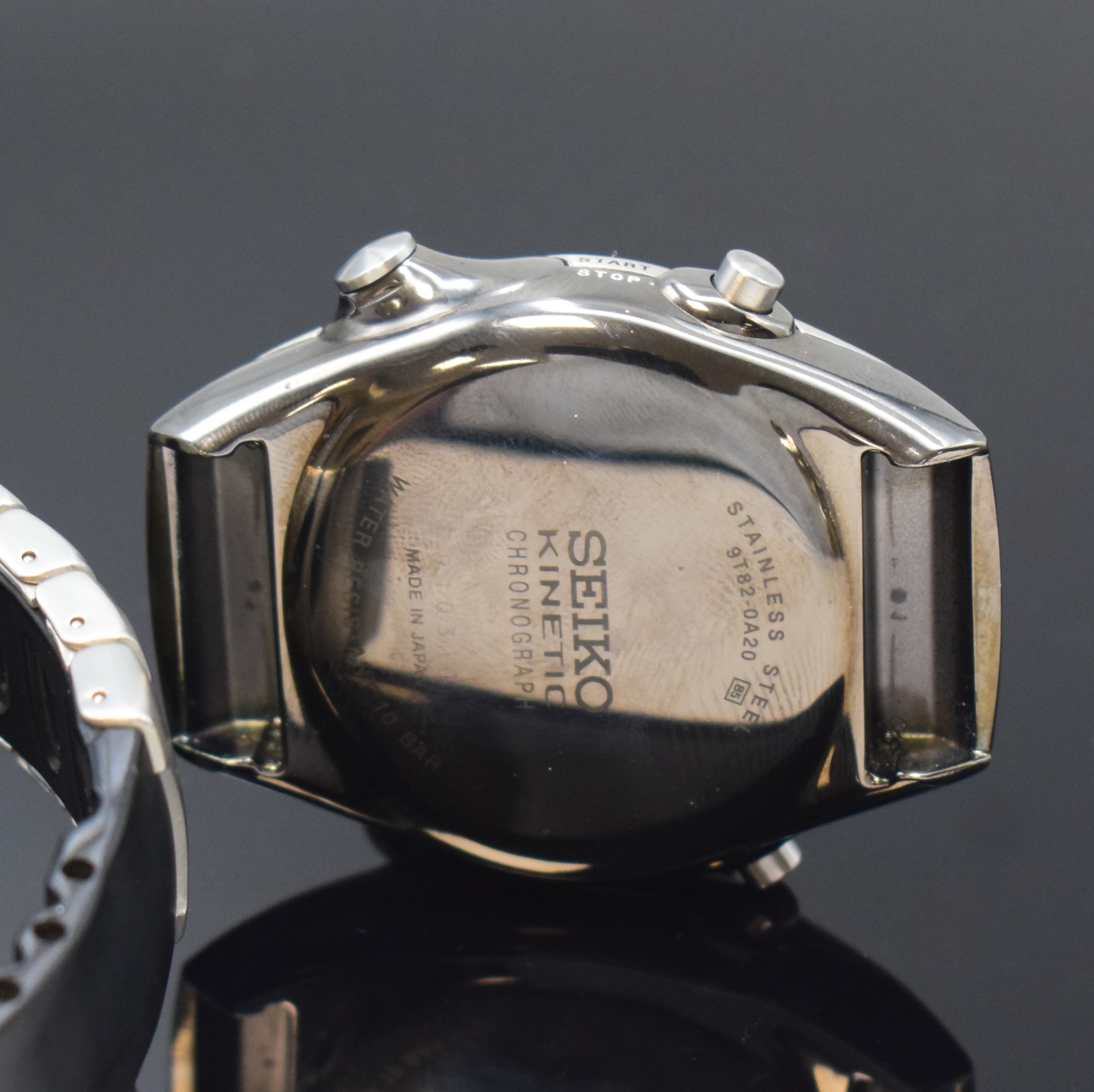 Detail d: Set 2 SEIKO Kinetic Armbandchronographen Referenz SLQ003J1, Japan um 1999, Automatik-Generatorprinzip, massive Edelstahlgeh., 1 x inkl. Kautschukband ...