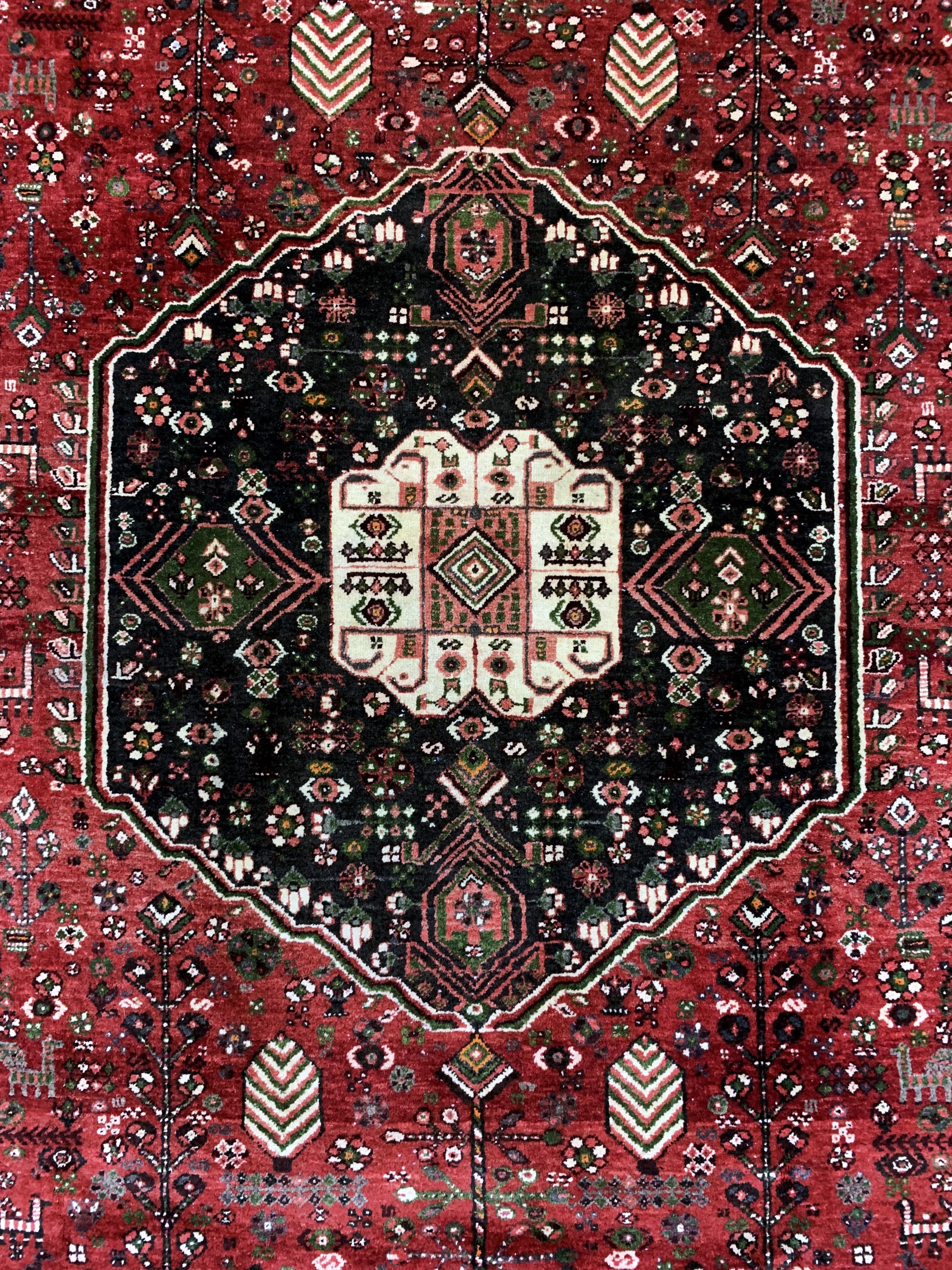 Detail c: Ghaschgai, Persien, Mitte 20.Jhd, Wolle aufBaumwolle, ca. 304 x 200 cm, EHZ: 2