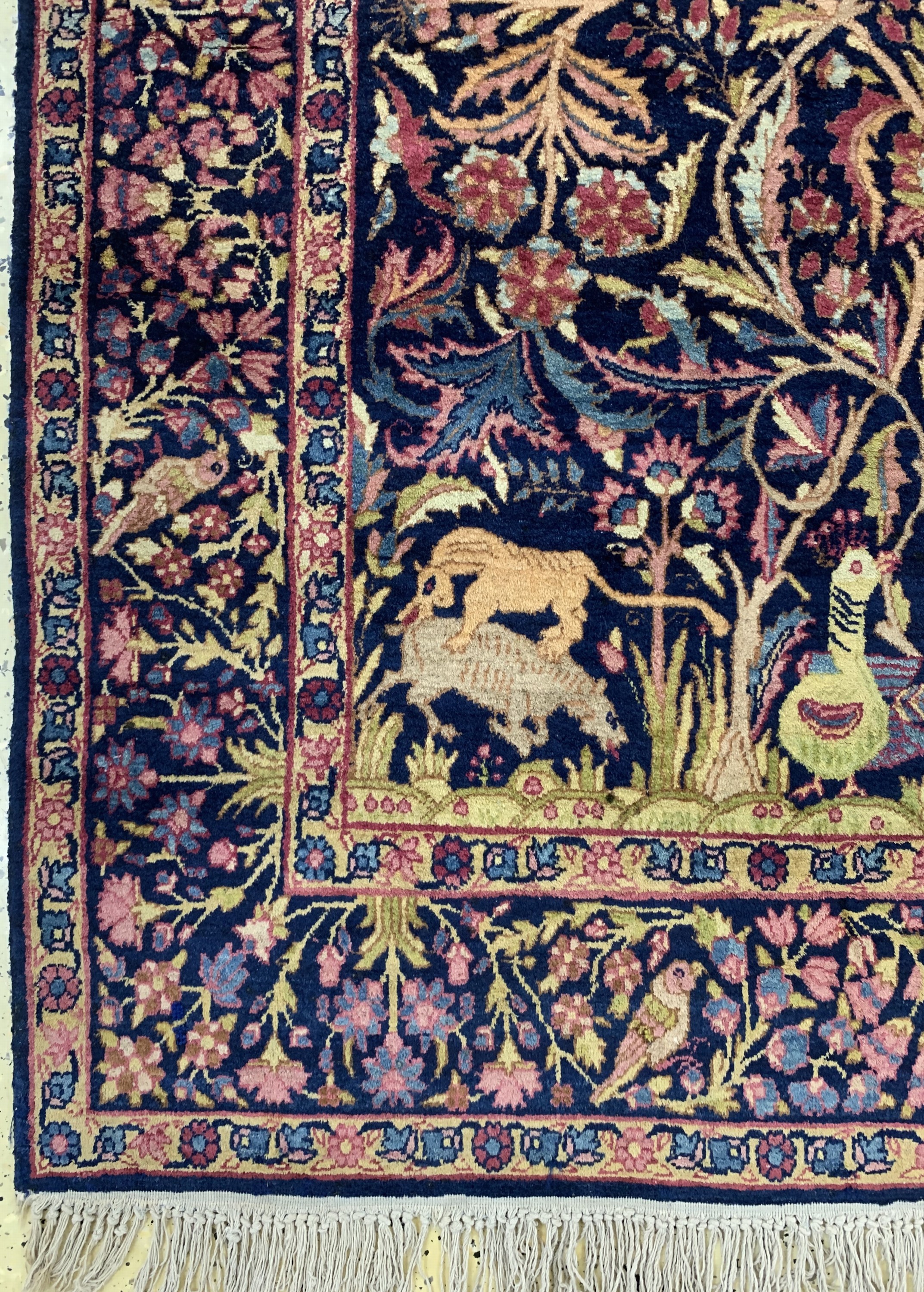 Detail b: Antiker Kerman, Persien, um 1900, Wolle aufBaumwolle, ca. 220 x 137 cm, EHZ: 1-2, (fachkundig gereinigt)