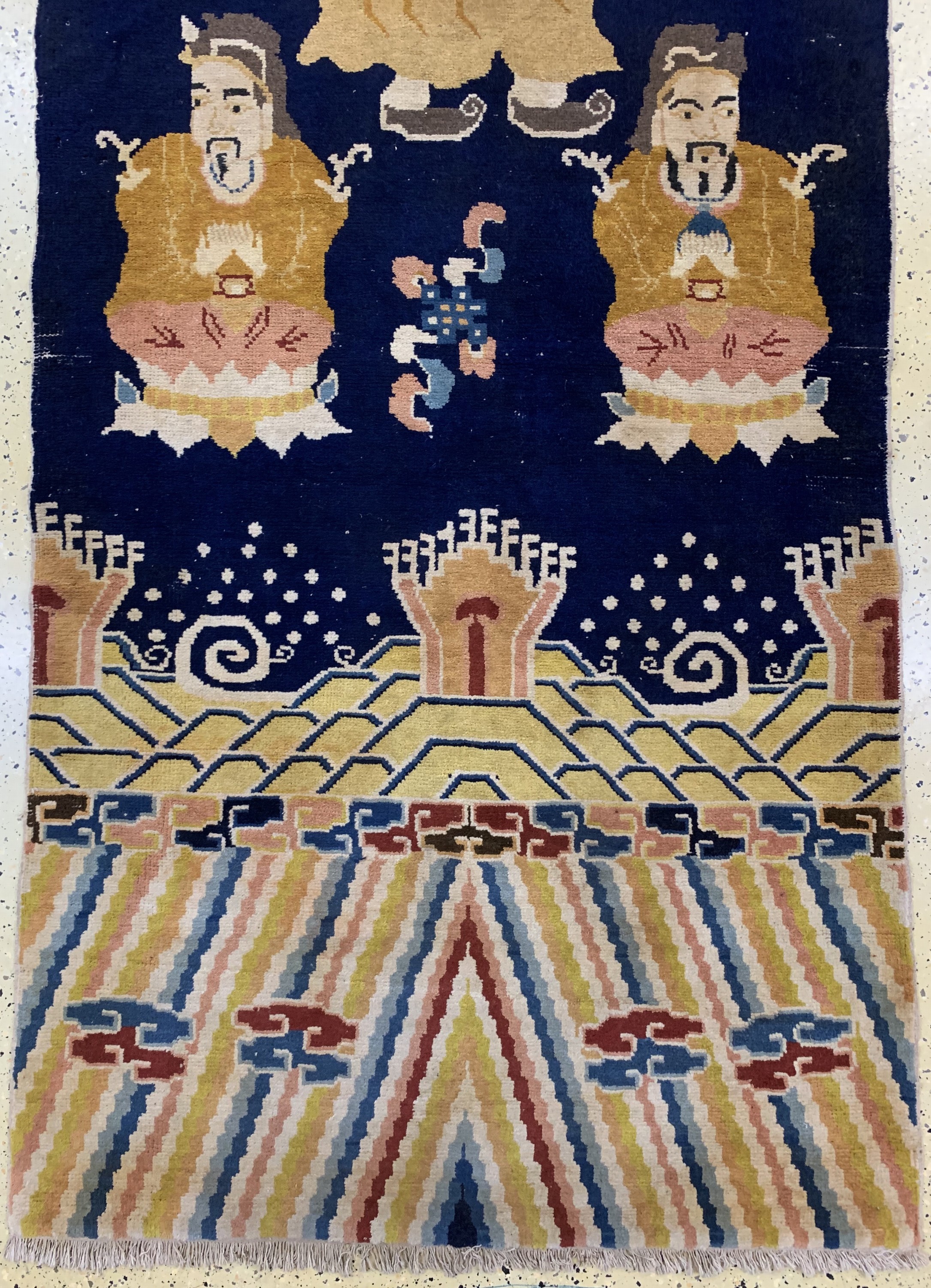 Detail a: Seltener Antiker Ning-Hsia, signiert Säulen-Tempelteppich , China, 19.Jhd, Wolle auf Baumwolle, ca. 444 x 120 cm, EHZ: 3