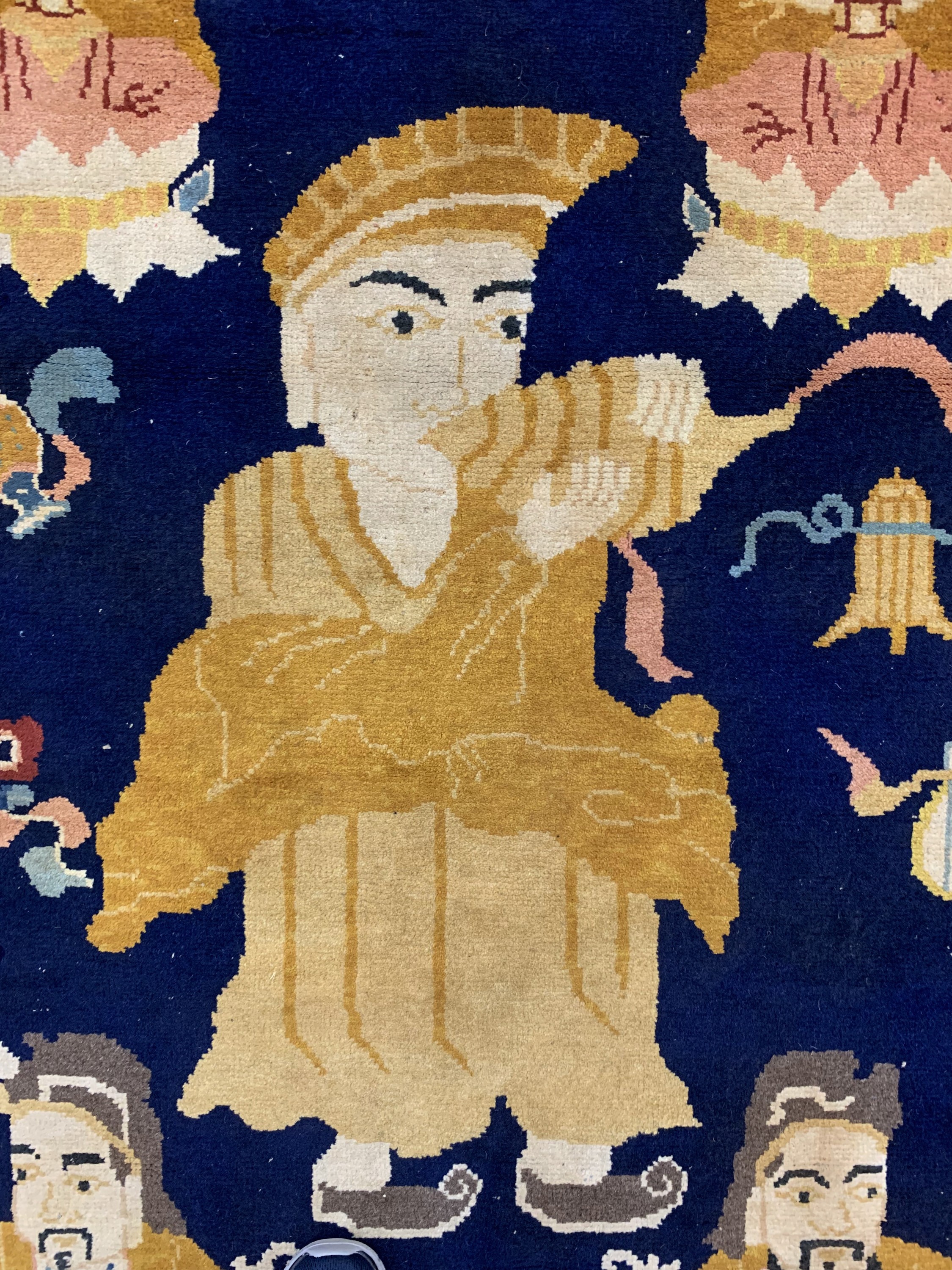 Detail e: Seltener Antiker Ning-Hsia, signiert Säulen-Tempelteppich , China, 19.Jhd, Wolle auf Baumwolle, ca. 444 x 120 cm, EHZ: 3
