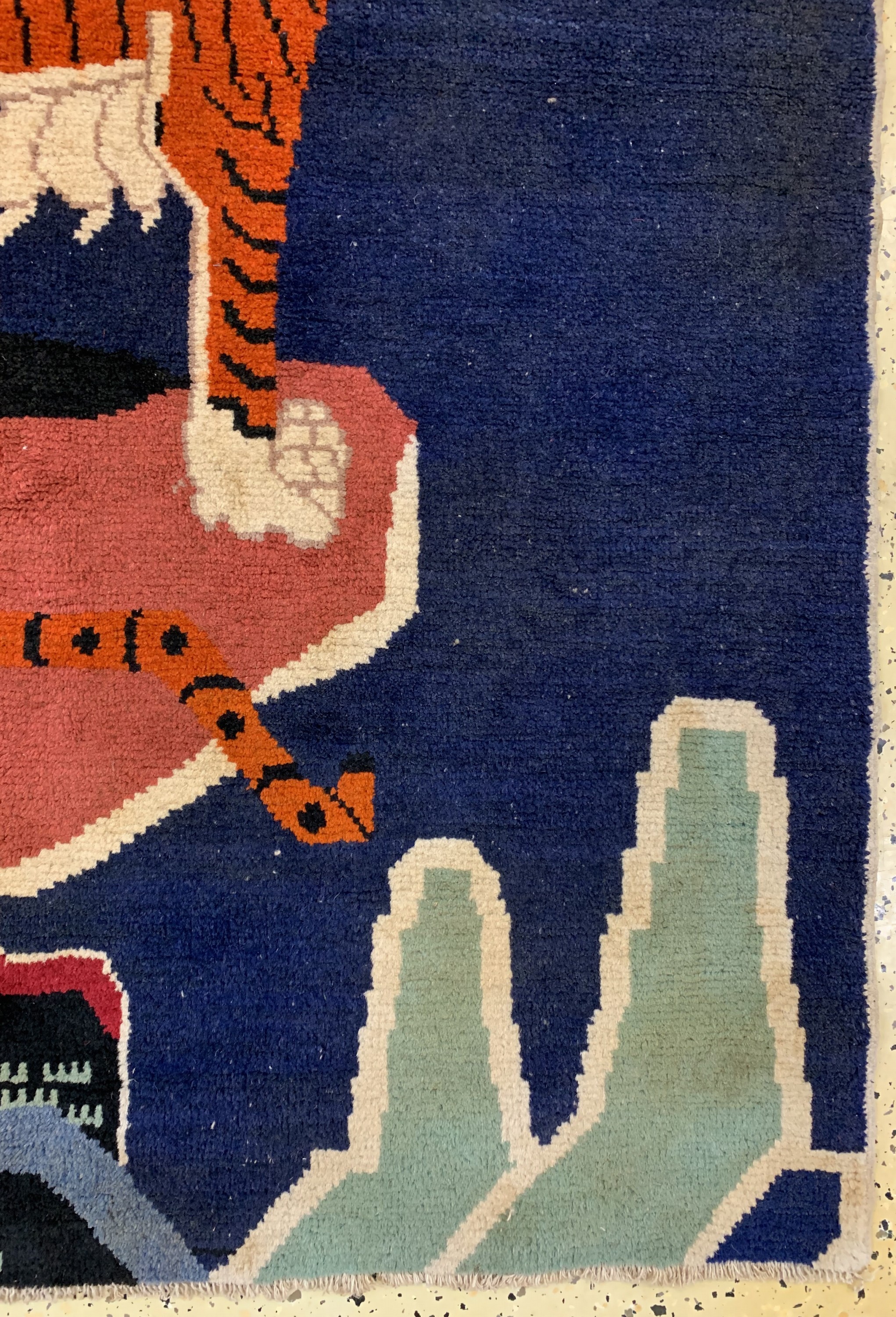 Detail a: Antiker"Tiger-Teppich"signiert, China, 19.Jhd, Wolle auf Baumwolle, ca. 160 x 98 cm, EHZ: 2