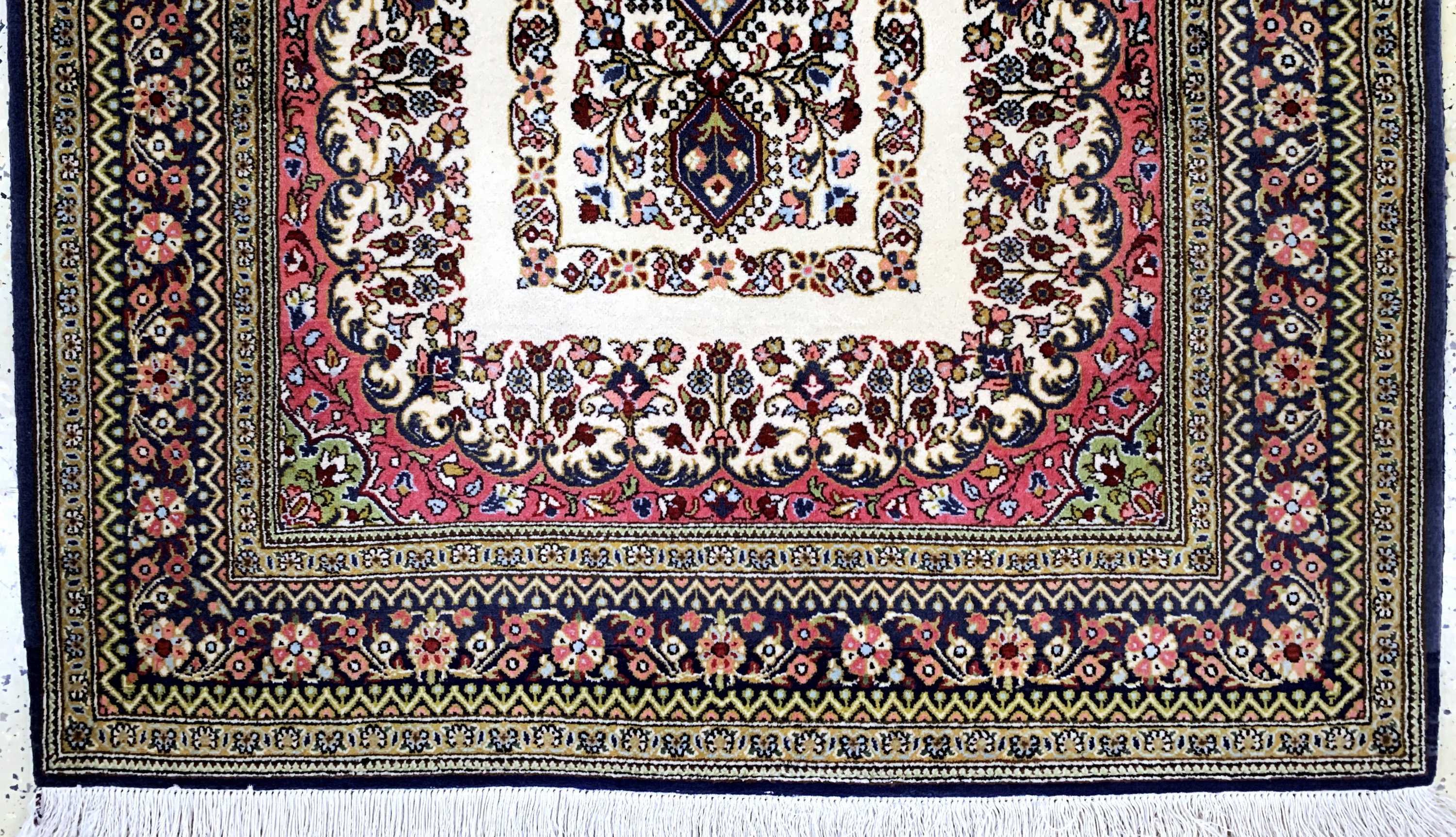 Detail c: Ghom Kork, Persien, Ende 20.Jhd, Korkwolle auf Baumwolle, ca. 163 x 107 cm, EHZ: 2