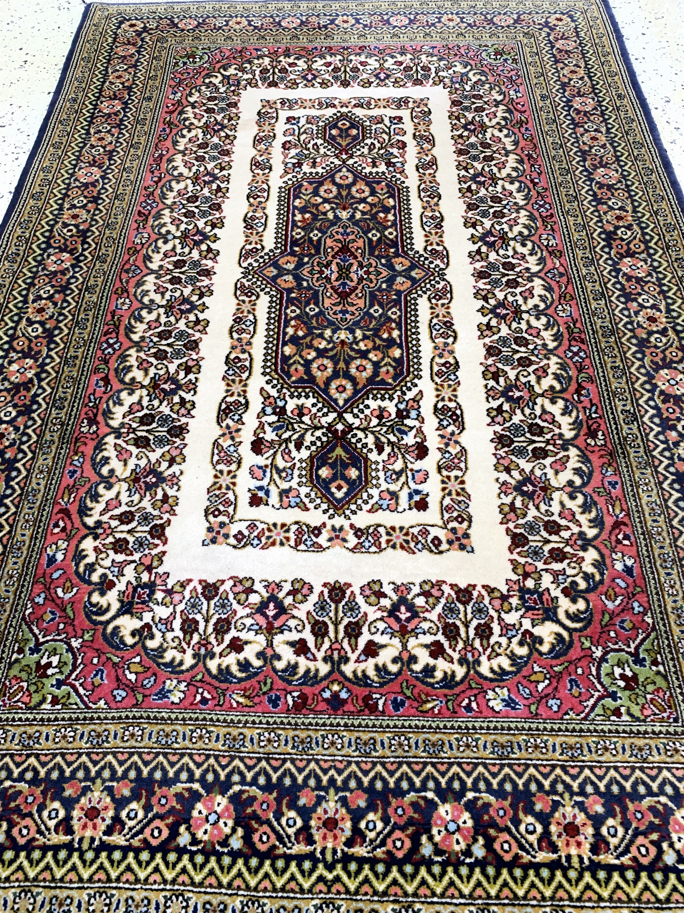 Detail d: Ghom Kork, Persien, Ende 20.Jhd, Korkwolle auf Baumwolle, ca. 163 x 107 cm, EHZ: 2
