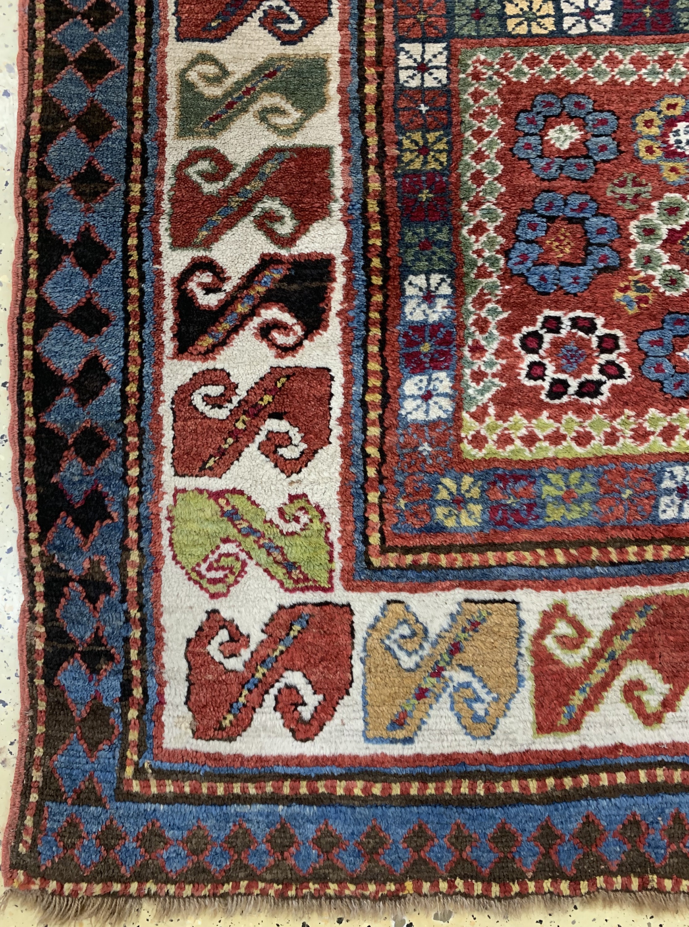 Detail b: Seltener Tschelaberd Kazak antik, Kaukasus,19.Jhd, Wolle auf Wolle, ca. 222 x 135 cm, EHZ: 2
