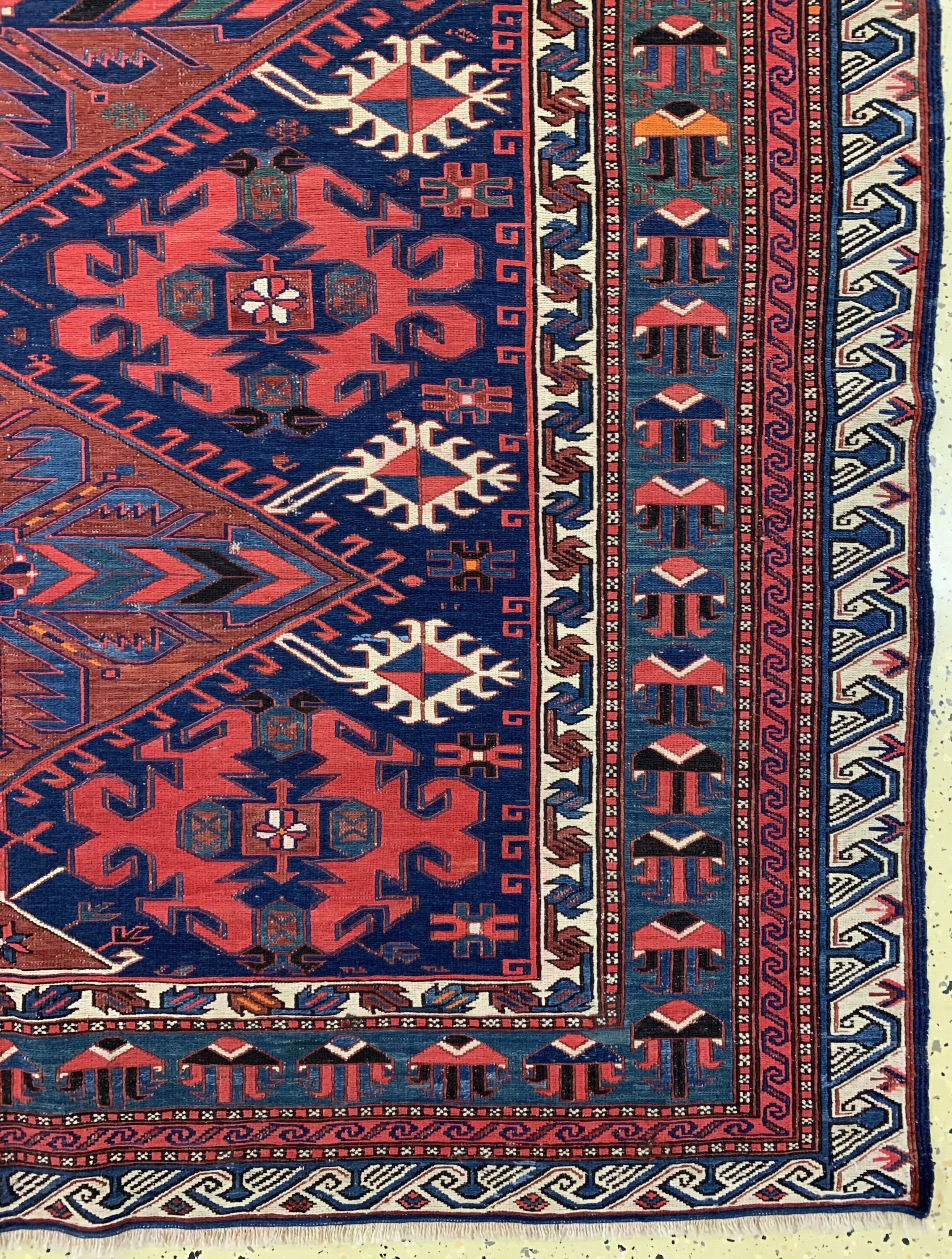 Detail a: Antiker Sumakh, Kaukasus, um 1900, Wolle auf Wolle, ca. 380 x 169 cm, EHZ: 1-2