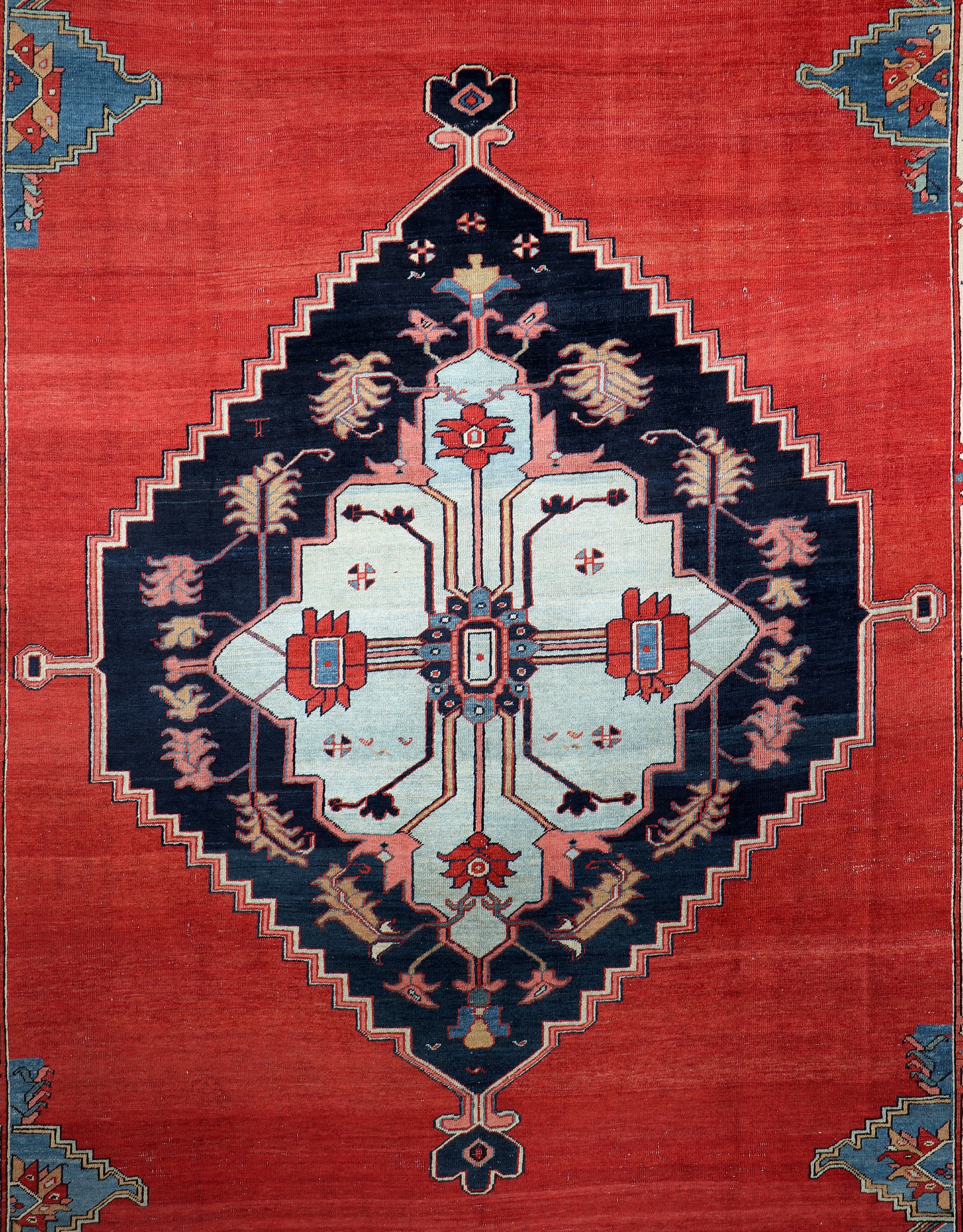 Detail g: Seltener antiker Heriz, Persien, 19.Jhd, Wolle auf Baumwolle, ca. 444 x 284 cm, EHZ: 3,Innenfeld von Kartuschen mit Inschrift umrandet. Siehe HALI ...