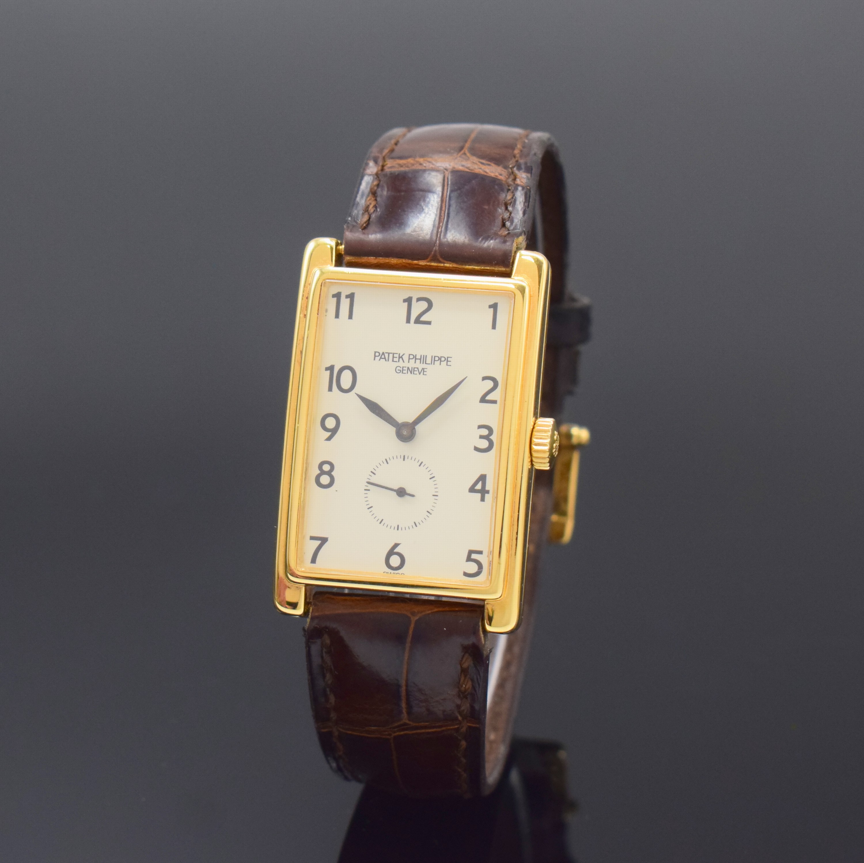 PATEK PHILIPPE Gondolo rechteckige Armbanduhr Referenz 5009 in GG 750/000, Schweiz um 1995, Handaufzug, 2-tlg. Geh., Boden 4-fach verschr., orig. ...