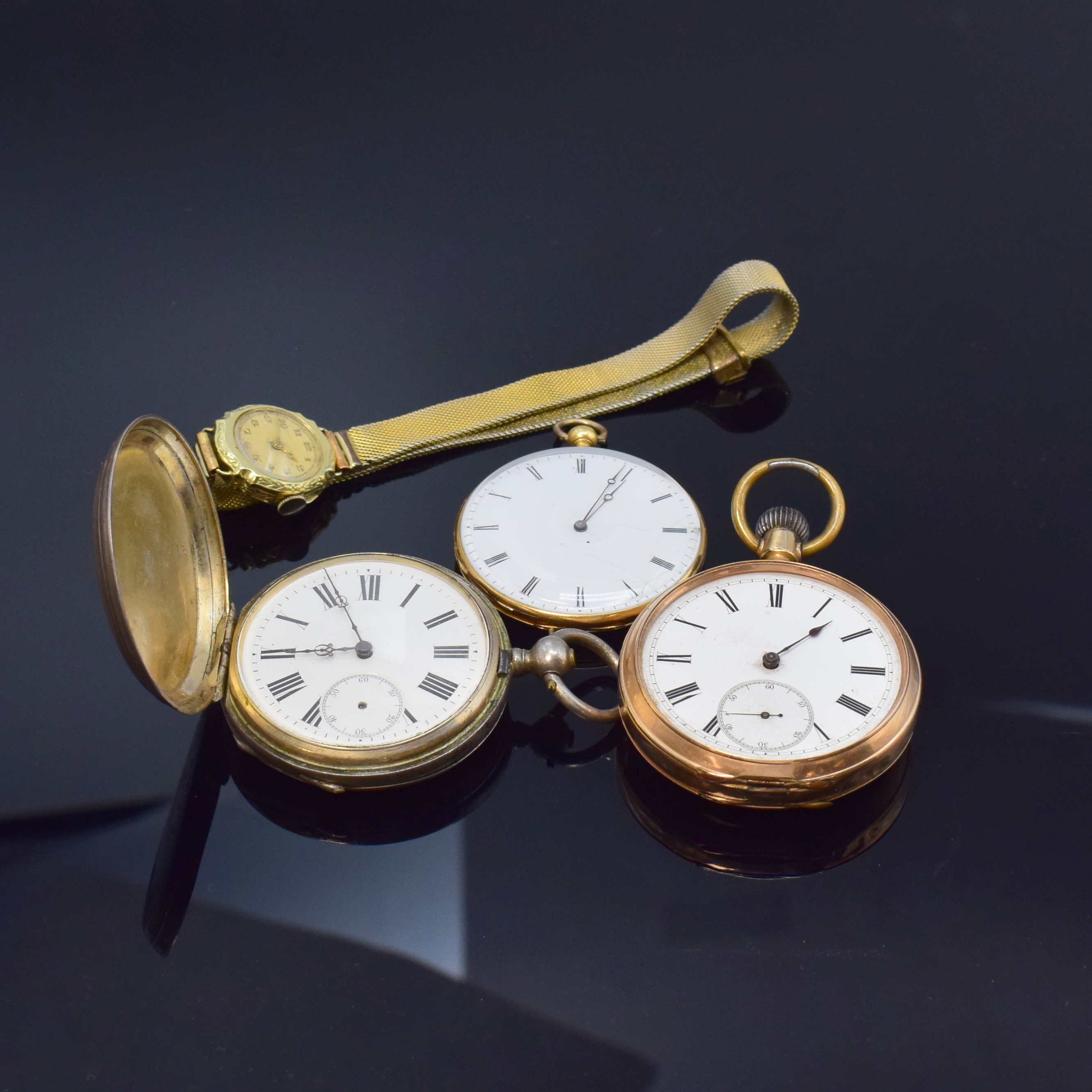 Konvolut: 2 Taschenuhren in Gold, 1 in Silber sowie 1 Armbanduhr in Gold, Schweiz / Deutschland 1840 - 1925, Schlüsselaufzug / Kronenaufzug, 1.) ...