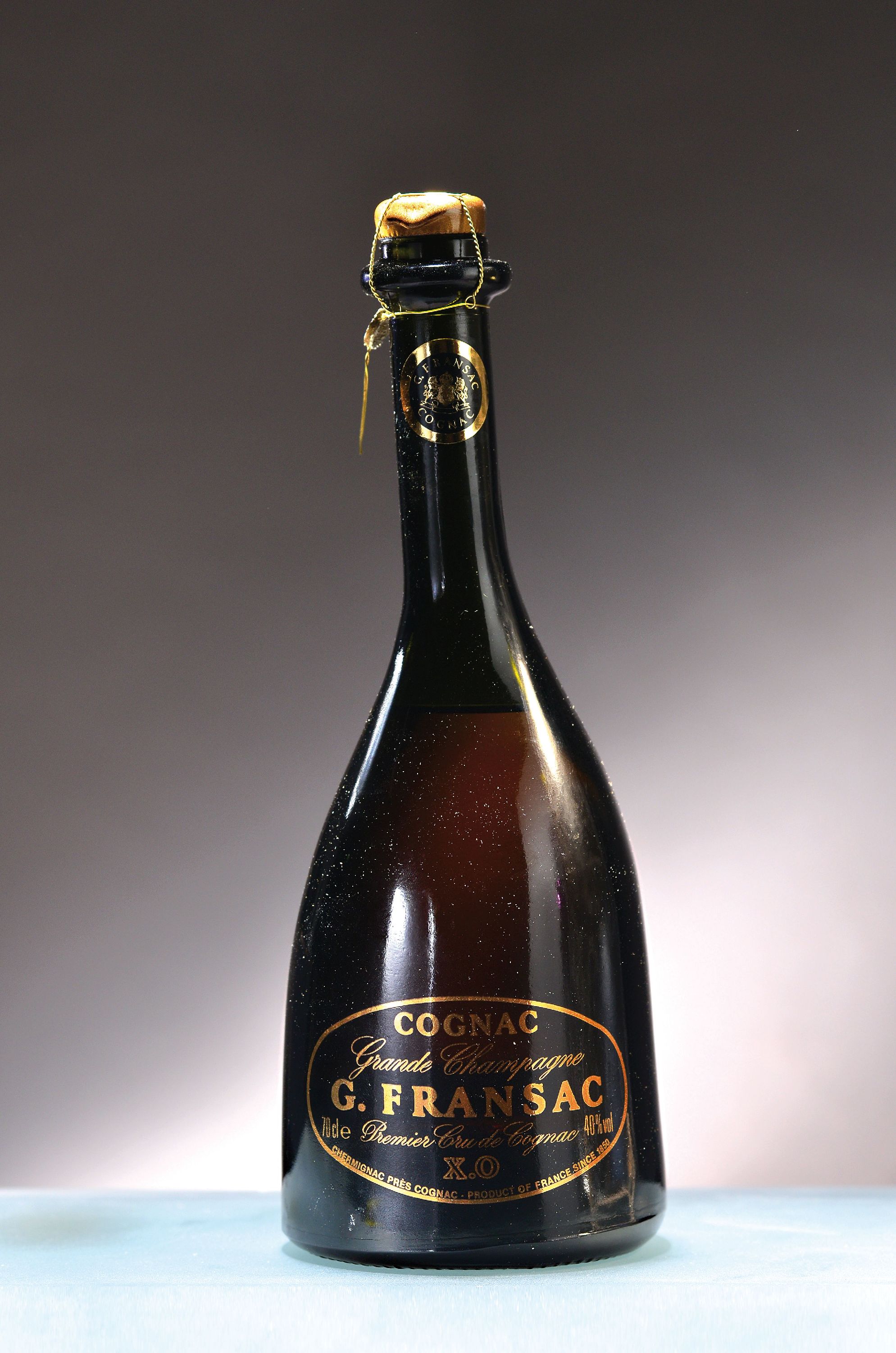 2 Flaschen Cognac G. Fransac X.O., Grande Champagne, je ca. 70 cl, 40%Vol., in orig. Holzkisten