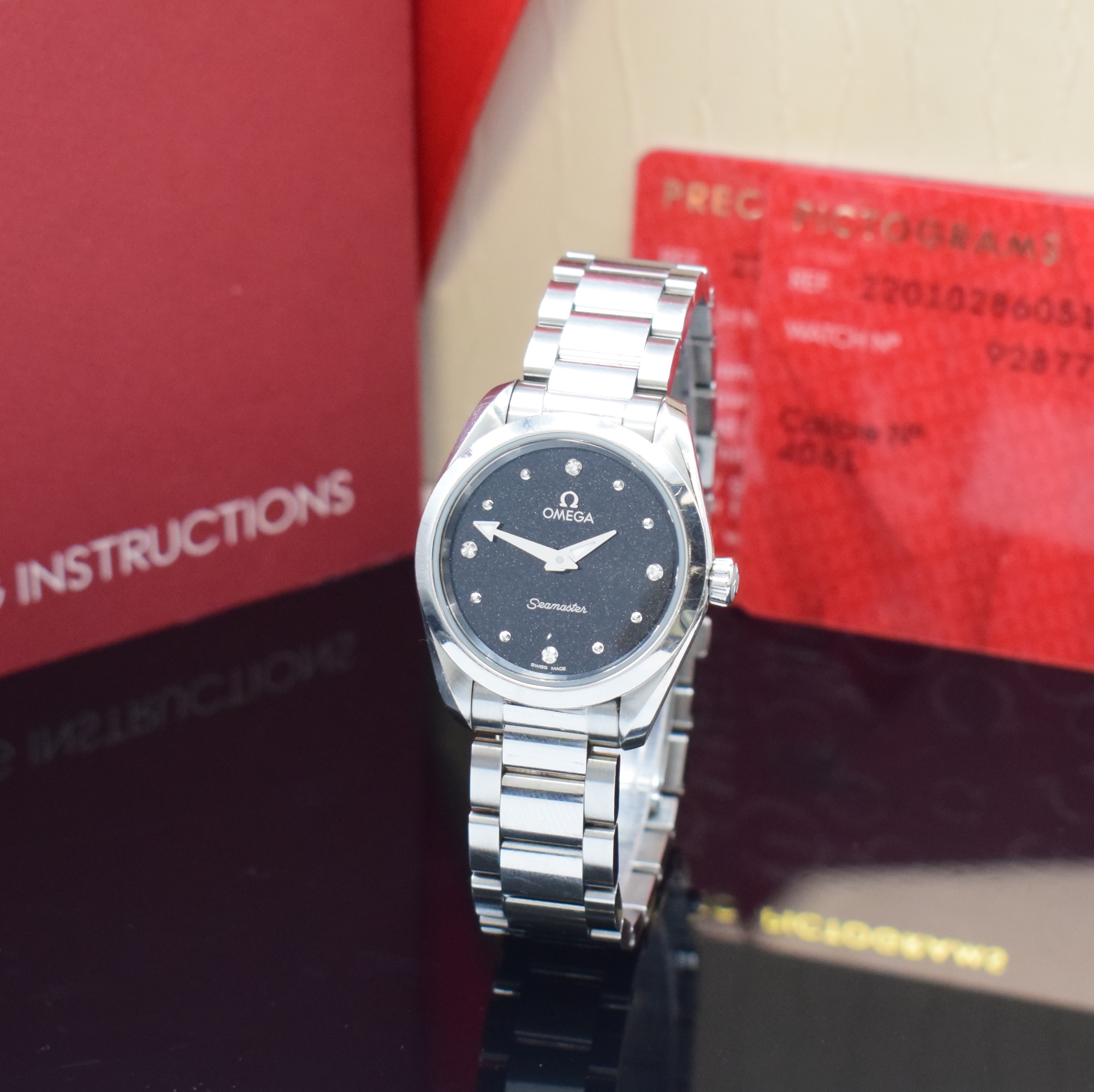 OMEGA Aqua Terra Damenarmbanduhr Referenz 220.10.28.60.51.001, quarz, Edelstahlgeh. inkl. Gliederband m. Faltschl., Boden verschr., ab Herst. ...