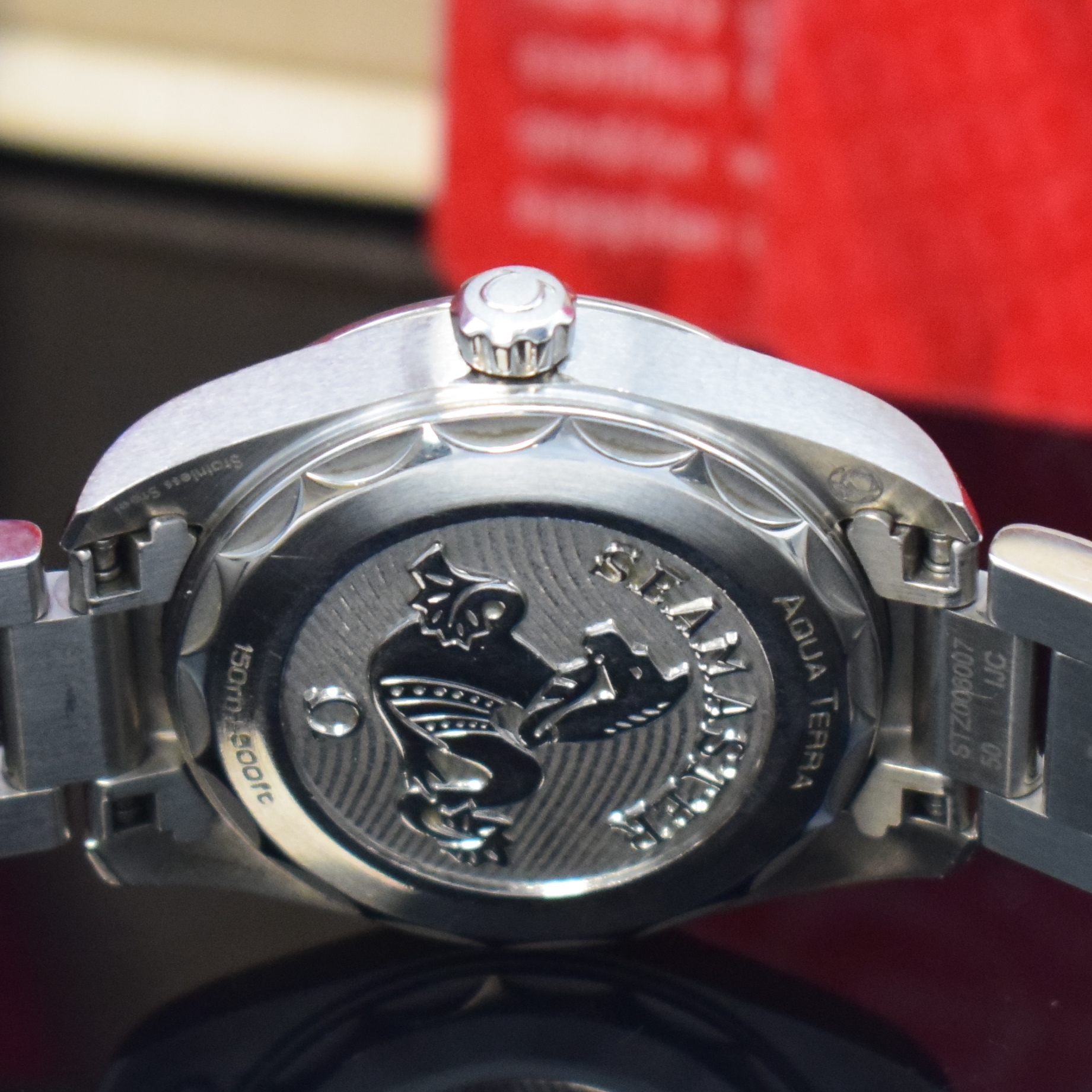 Detail d: OMEGA Aqua Terra Damenarmbanduhr Referenz 220.10.28.60.51.001, quarz, Edelstahlgeh. inkl. Gliederband m. Faltschl., Boden verschr., ab Herst. ...