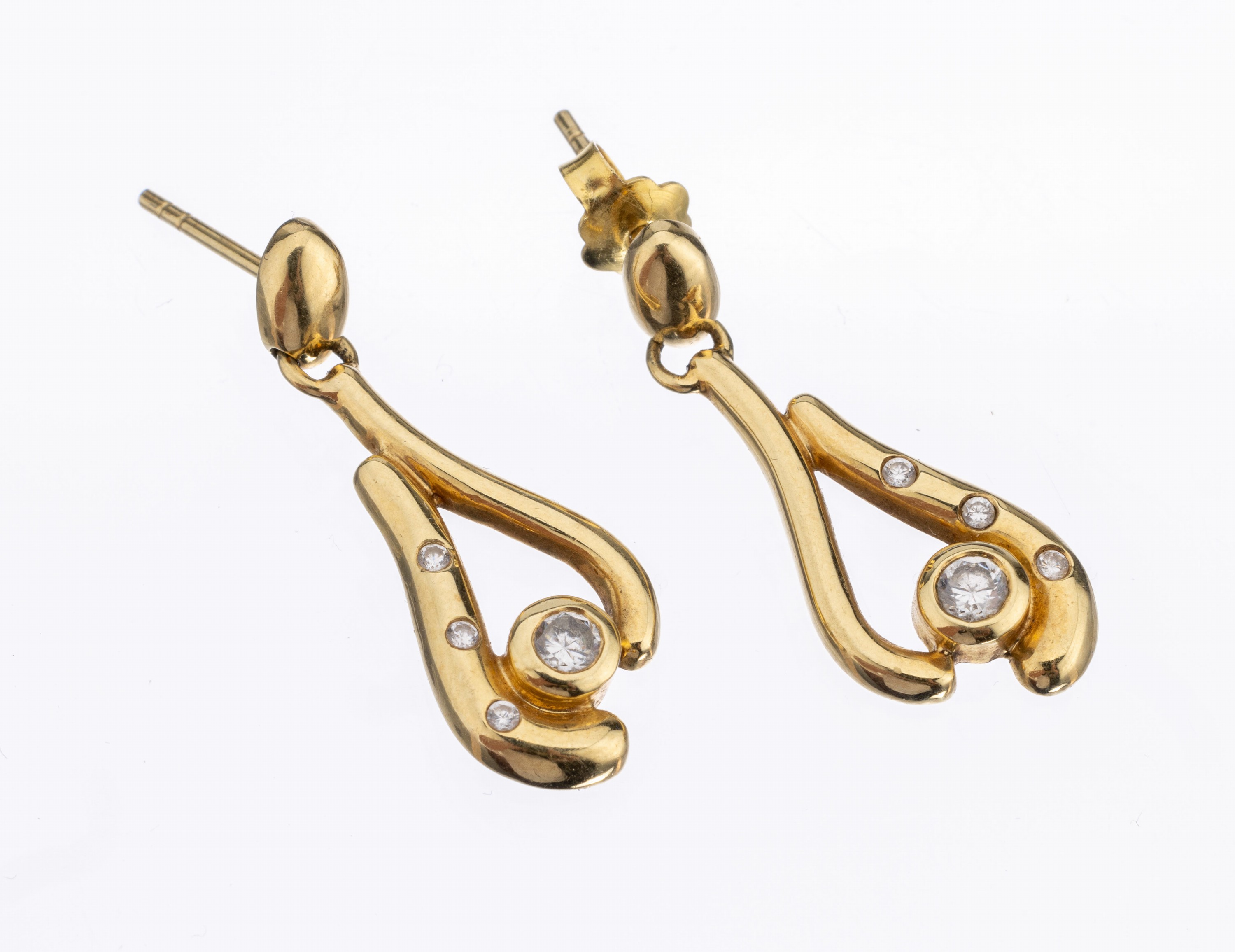 Paar 14 kt Gold Brillant-Ohrstecker, GG 585/000, bewegl. Abhängungen, 8 Brillanten zus. ca. 0.16 ct Weiß/si, L. ca. 2.5 cm, ca. 4.6 g, 1 Brisur ...