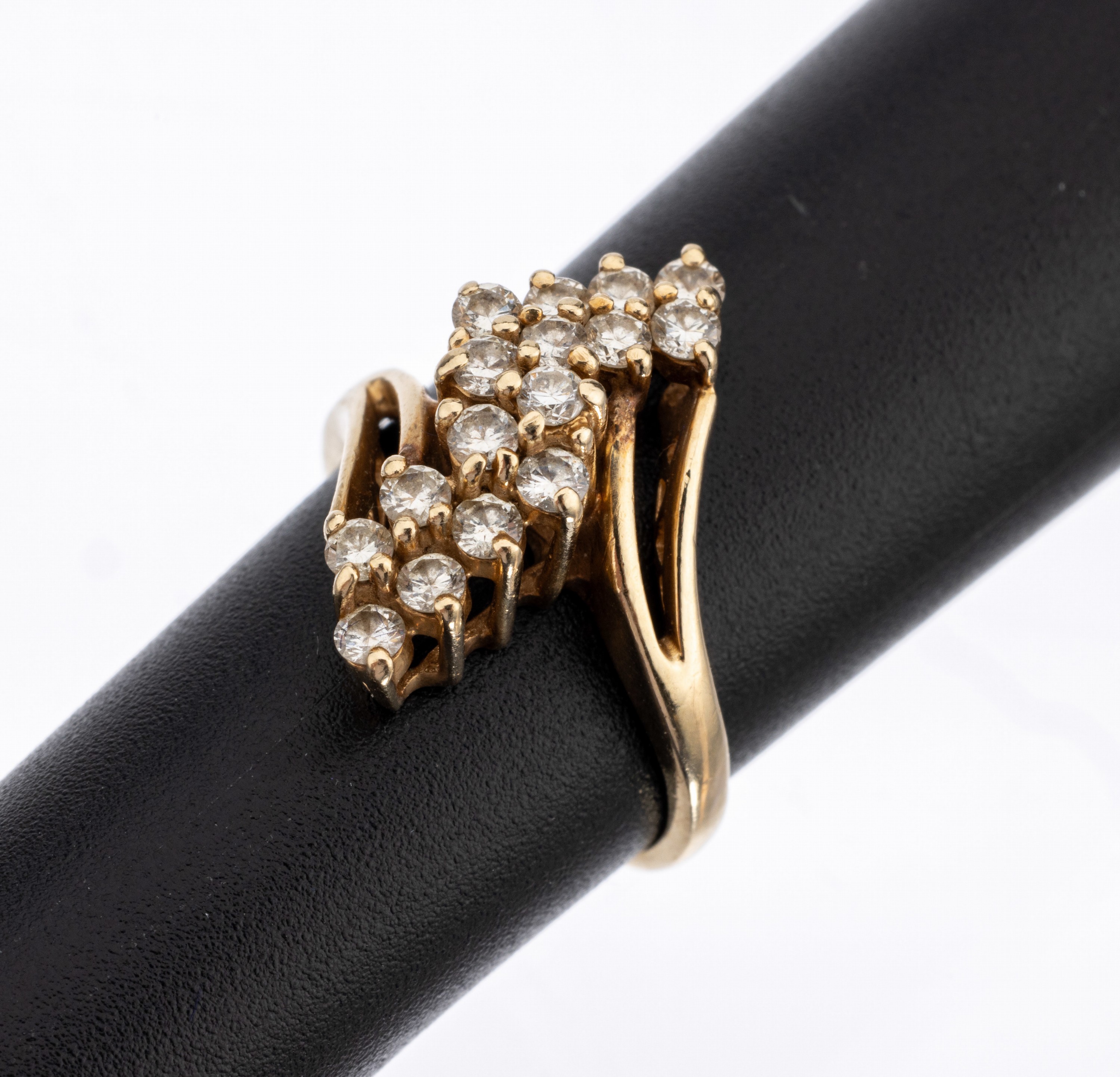14 kt Gold Brillant-Ring, GG 585/000, in mehreren Ebenen 16 Brillanten zus. ca. 0.48 ct Weiss/p, RW 44, ca. 2.9 g