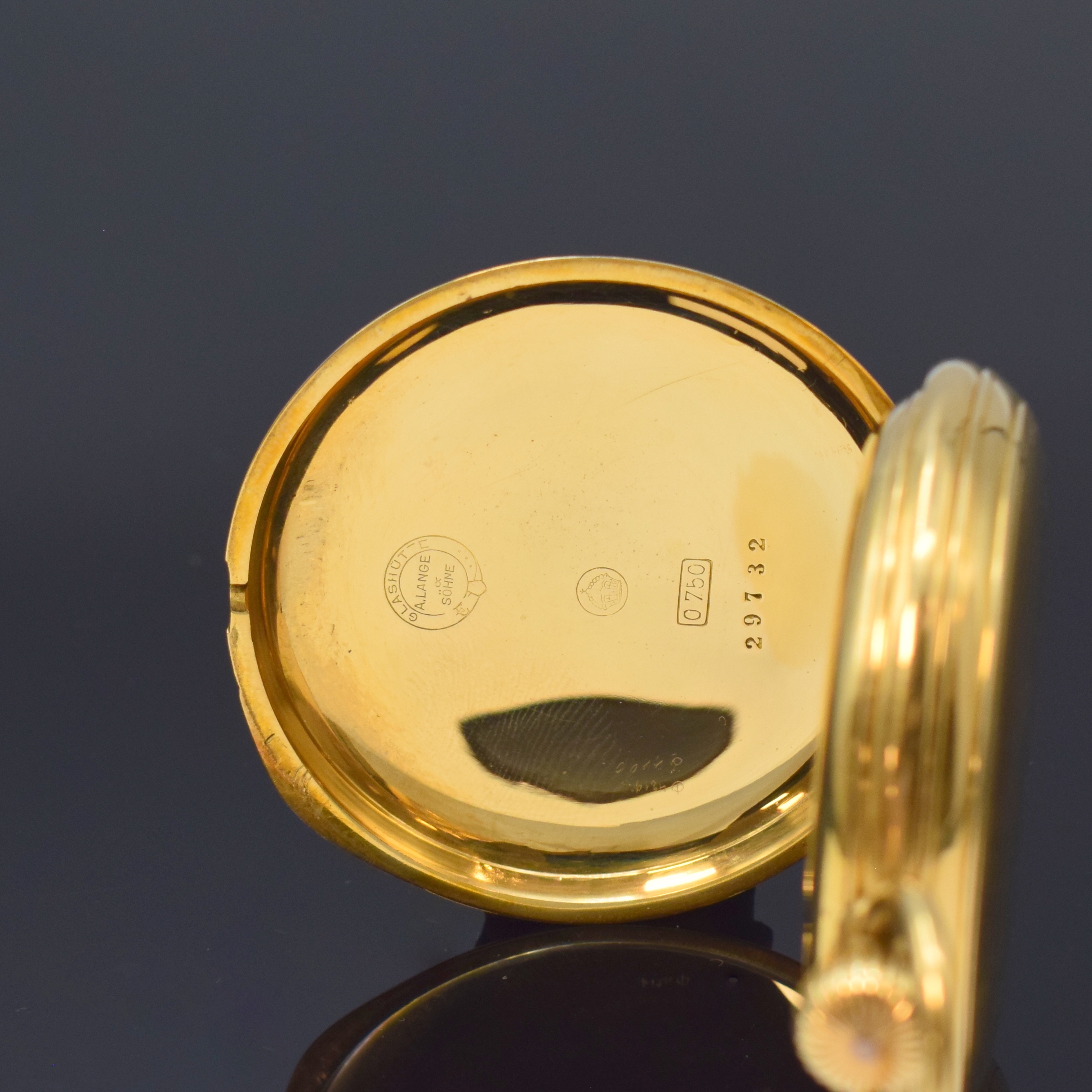 Detail d: A. LANGE & SÖHNE schwere 1A Herrensavonette in GG 750/000, Deutschland um 1890, guill. 3 -Deckel Goldgeh. berieb., Form Jürgens, 2-tlg. ...