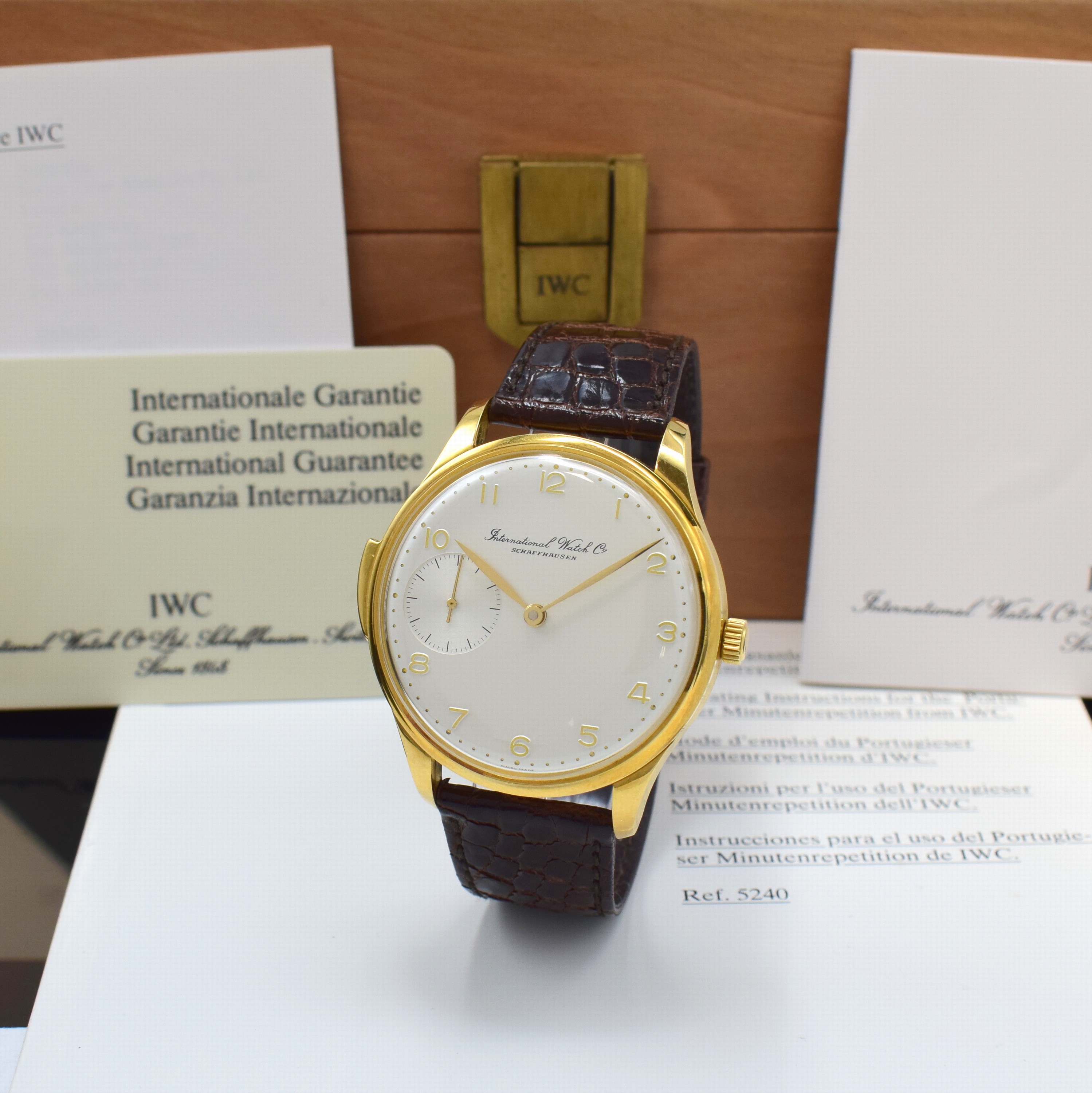 IWC hochfeine und extrem seltene, auf 250 Stück limitierte Herrenarmbanduhr Portugieser mit Minutenrepetition Referenz 5240, Handaufzug, GG 750/000 ...