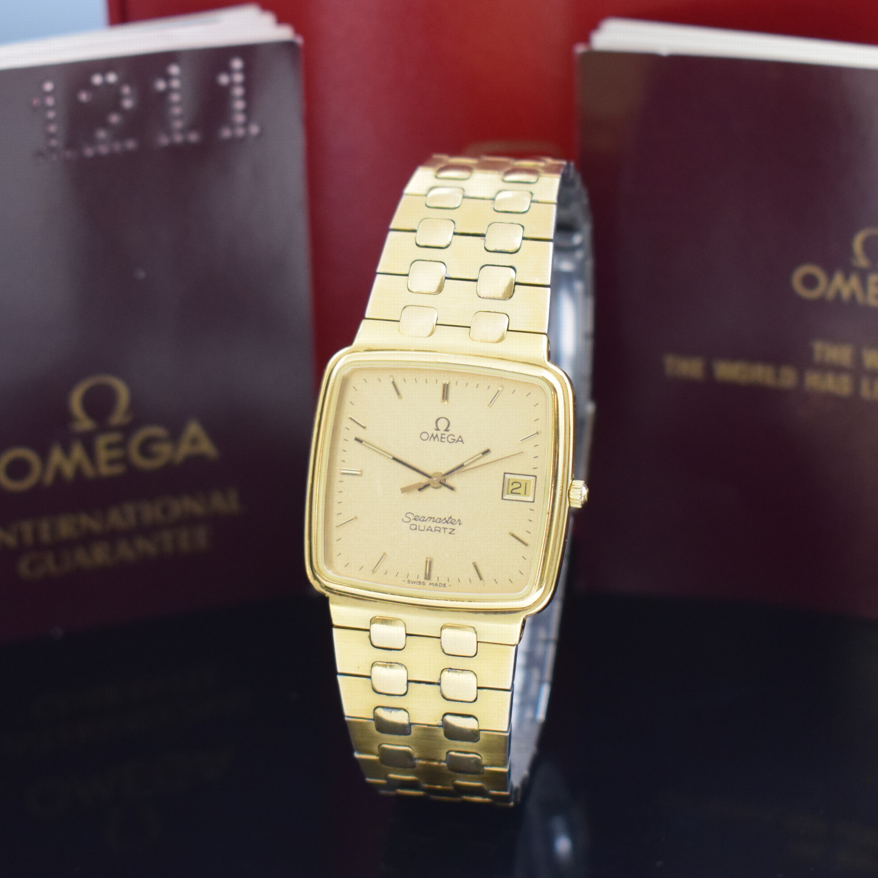 OMEGA Seamaster Quartz vergoldete Armbanduhr mit Box und Papier, Schweiz lt. orig. Papier verk. 1987, rechteck. Geh., Edelstahlboden 4-fach verschr. ...