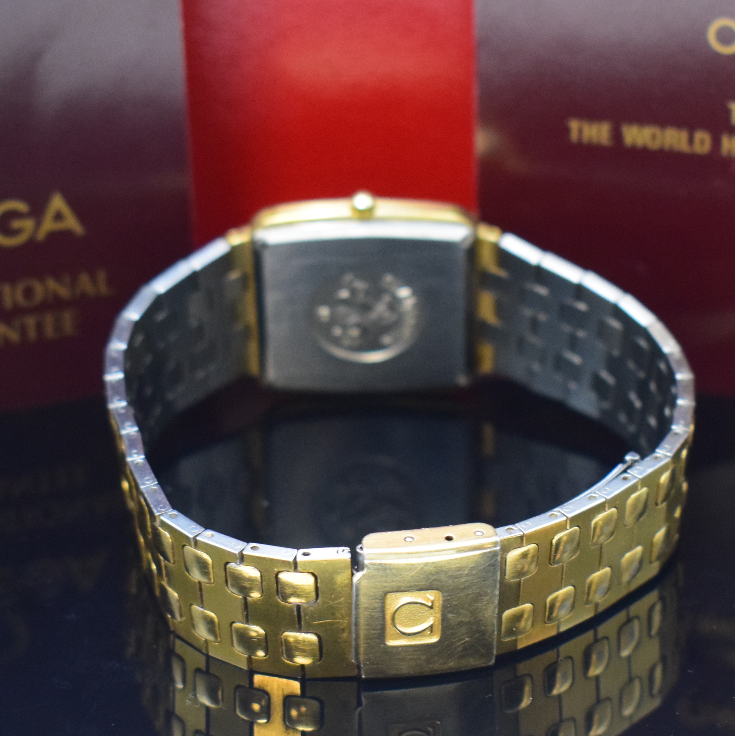 Detail b: OMEGA Seamaster Quartz vergoldete Armbanduhr mit Box und Papier, Schweiz lt. orig. Papier verk. 1987, rechteck. Geh., Edelstahlboden 4-fach verschr. ...