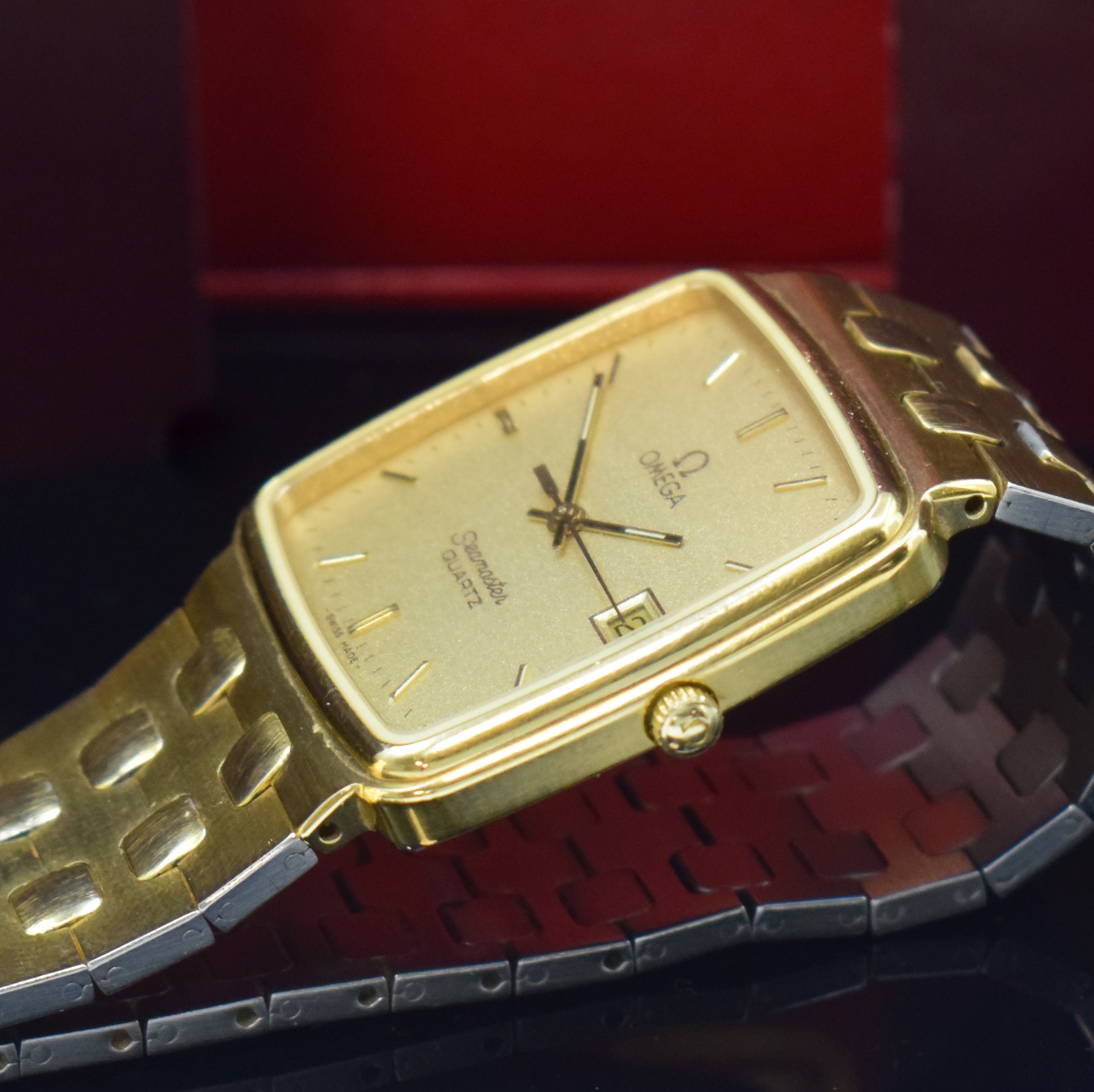 Detail c: OMEGA Seamaster Quartz vergoldete Armbanduhr mit Box und Papier, Schweiz lt. orig. Papier verk. 1987, rechteck. Geh., Edelstahlboden 4-fach verschr. ...