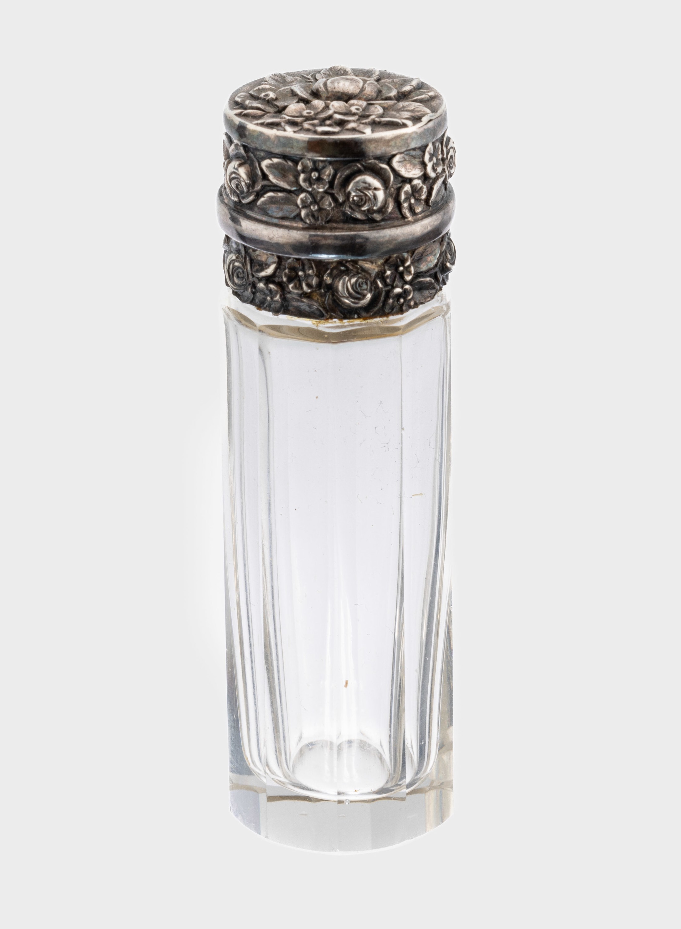 Parfümflakon, um 1900, 800er Silber, deutsch, Korpus facett. Glas, Montur Silber, Blüten und Blätter, H. ca. 7.4 cm, Hersteller MARTIN MAYER/Mainz