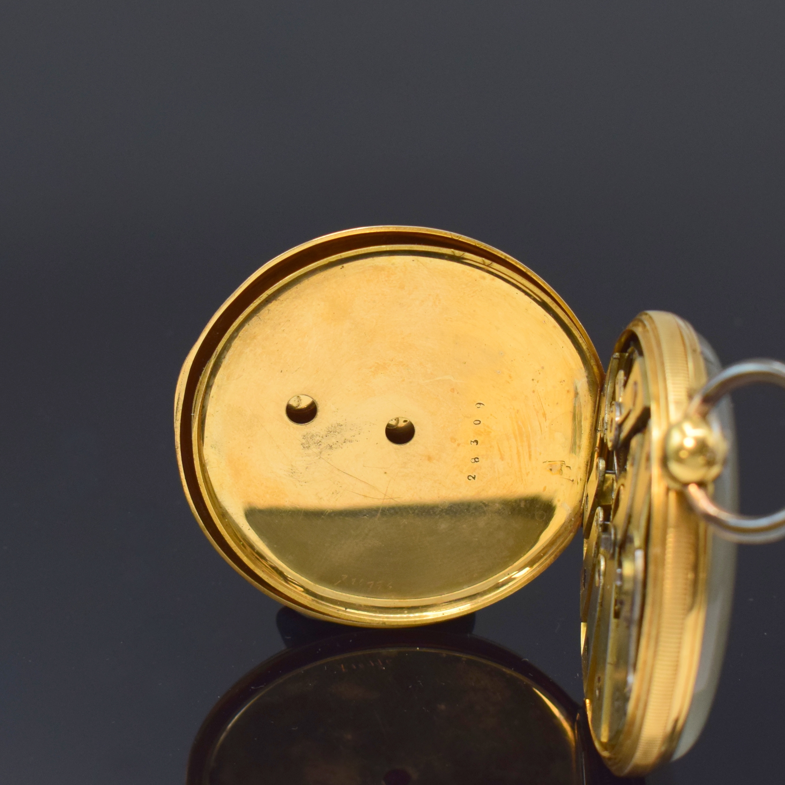 Detail d: Ls. Ate. PIGUET offene Herrentaschenuhr in GG 750/000, Schweiz um 1860, Schlüsselaufzug, guill. 2-Deckel-Goldgeh. dell., Emailzifferbl. riss., ...