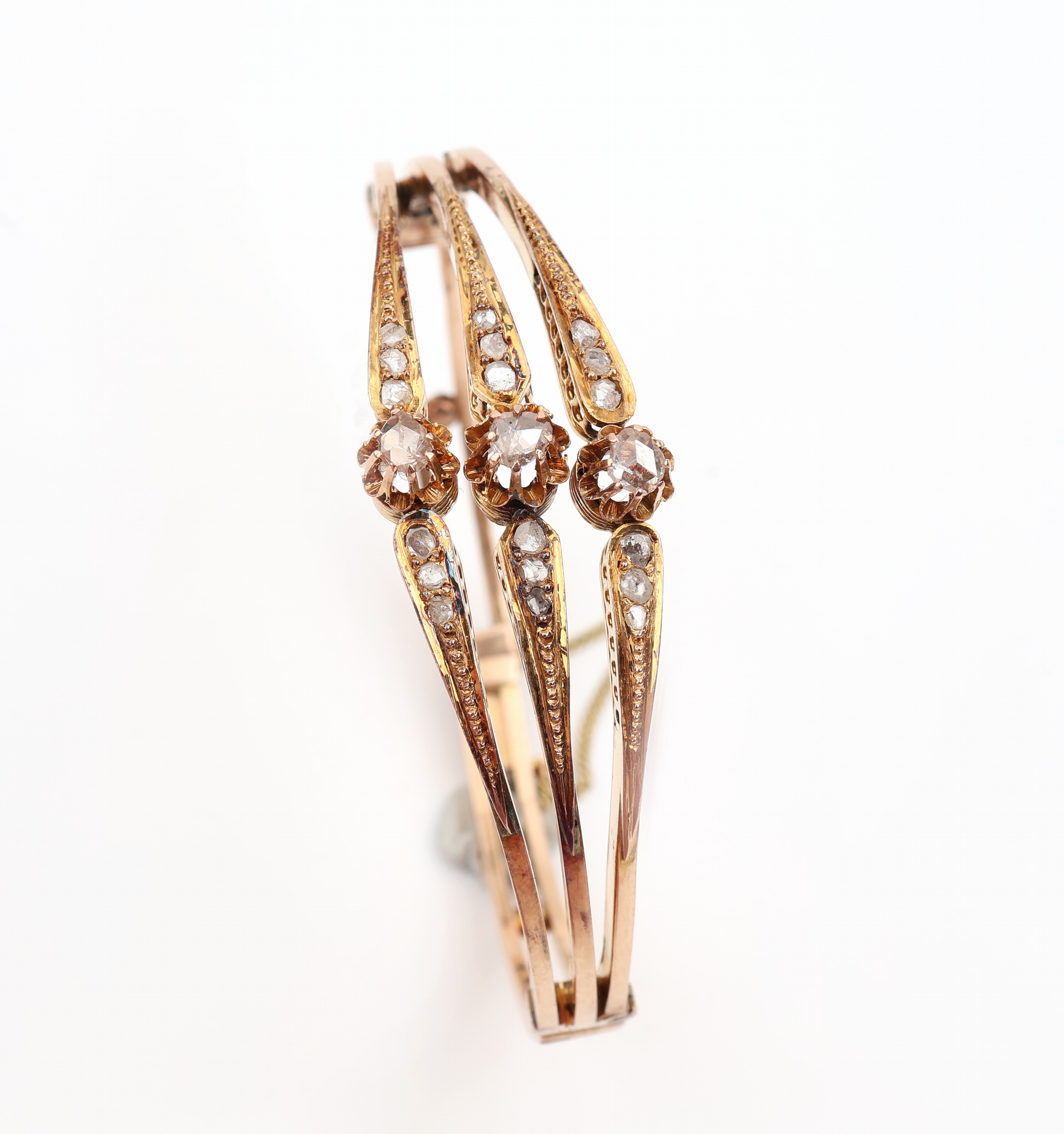 Detail a: 14 kt Gold Diamant-Armreif, GG 583/000, Moskau/Russland um 1900, 21 Diamantrosen zus. ca. 0.65 ct, Meistermarke unged., feine Verarbeitung, sehr ...