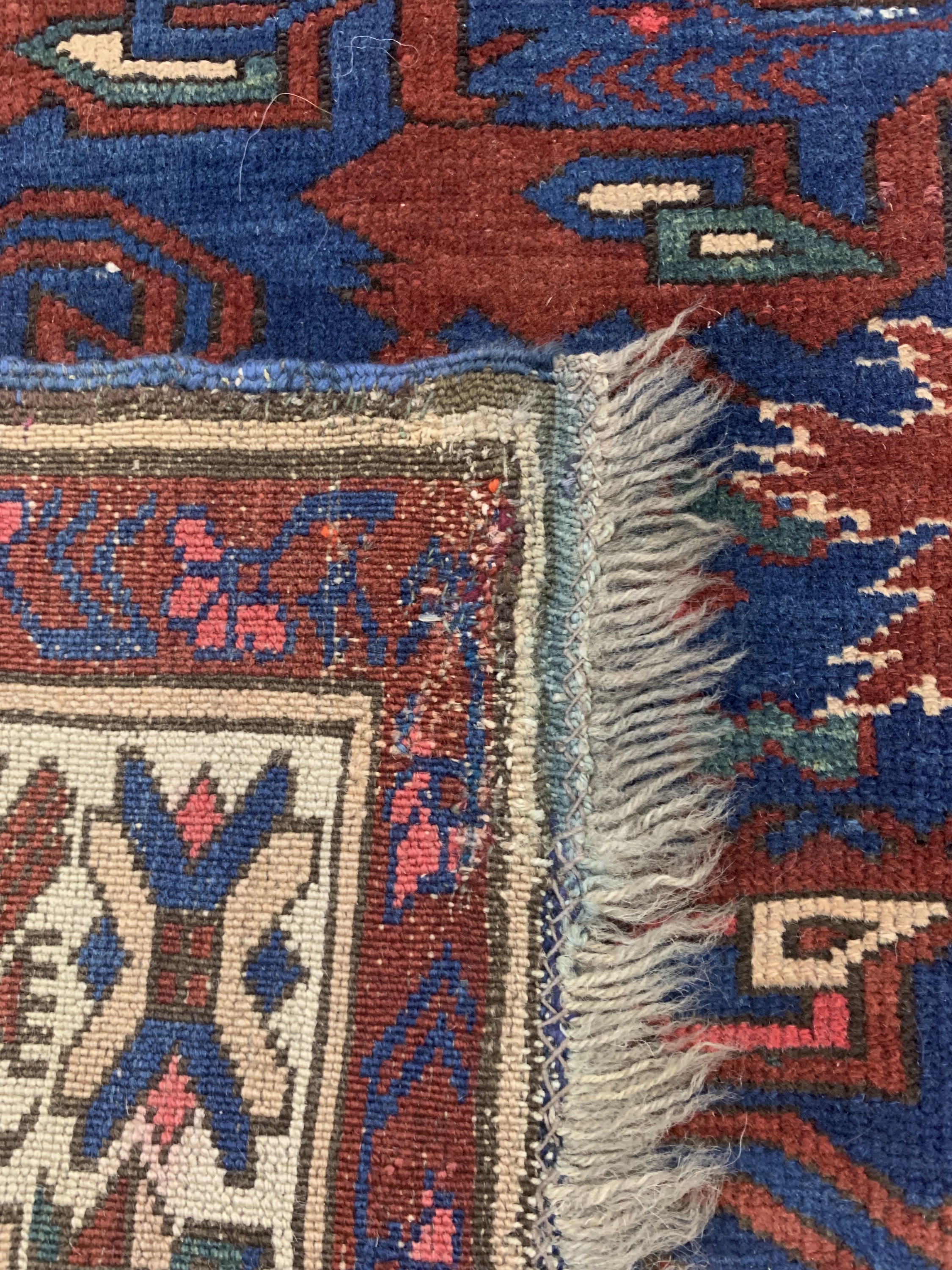 Detail f: "Blattgabel-Schirwan"antik, Kaukasus, 19.Jhd, Wolle auf Wolle, ca. 195 x 100 cm, EHZ: 3, (alte Restaurierungen)