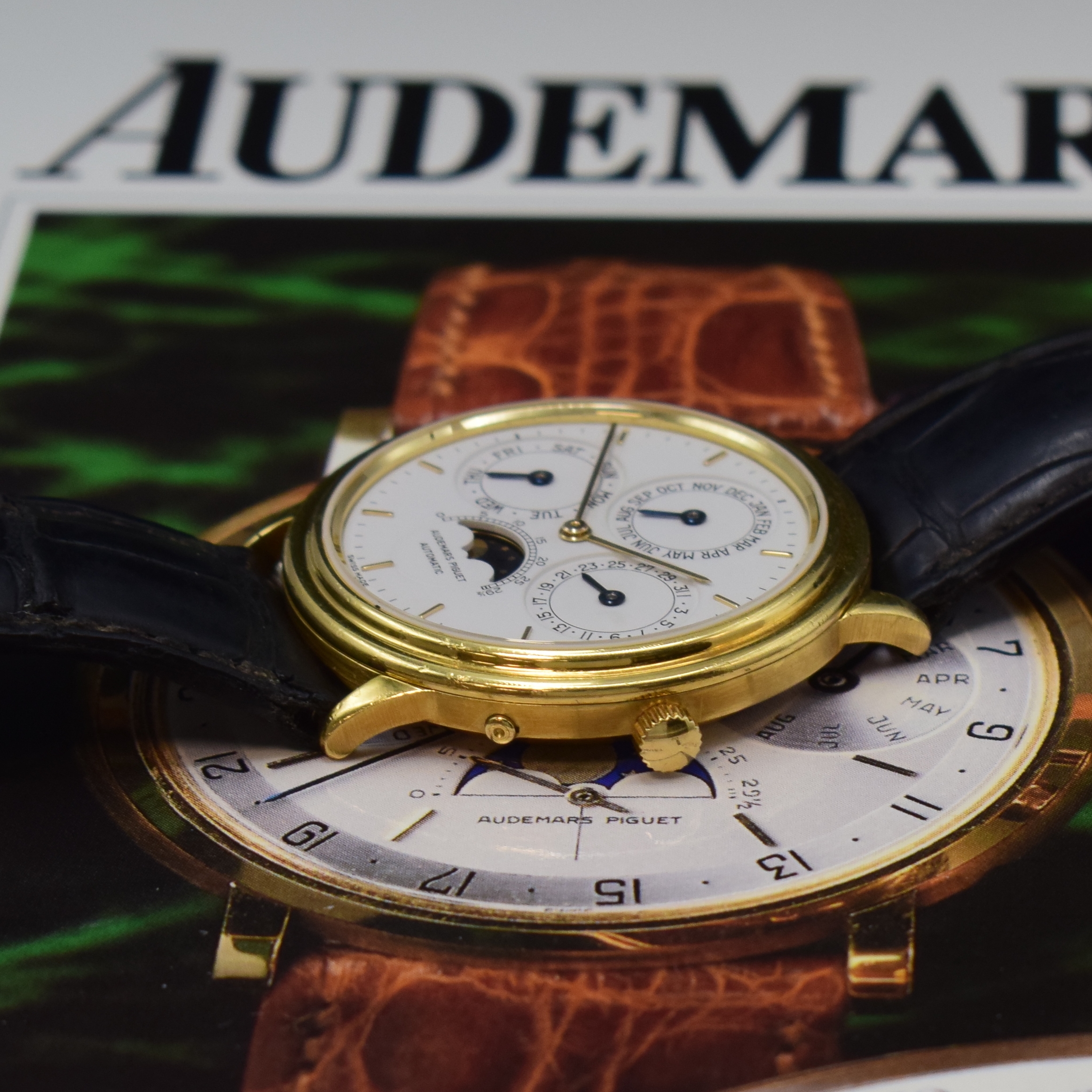 Detail c: AUDEMARS PIGUET hochfeine, astronomische Herrenarmbanduhr Quantieme Perpetual in GG 750/000 mit ewigem Kalender, Automatik, Schweiz um 1983, 3-teil. ...