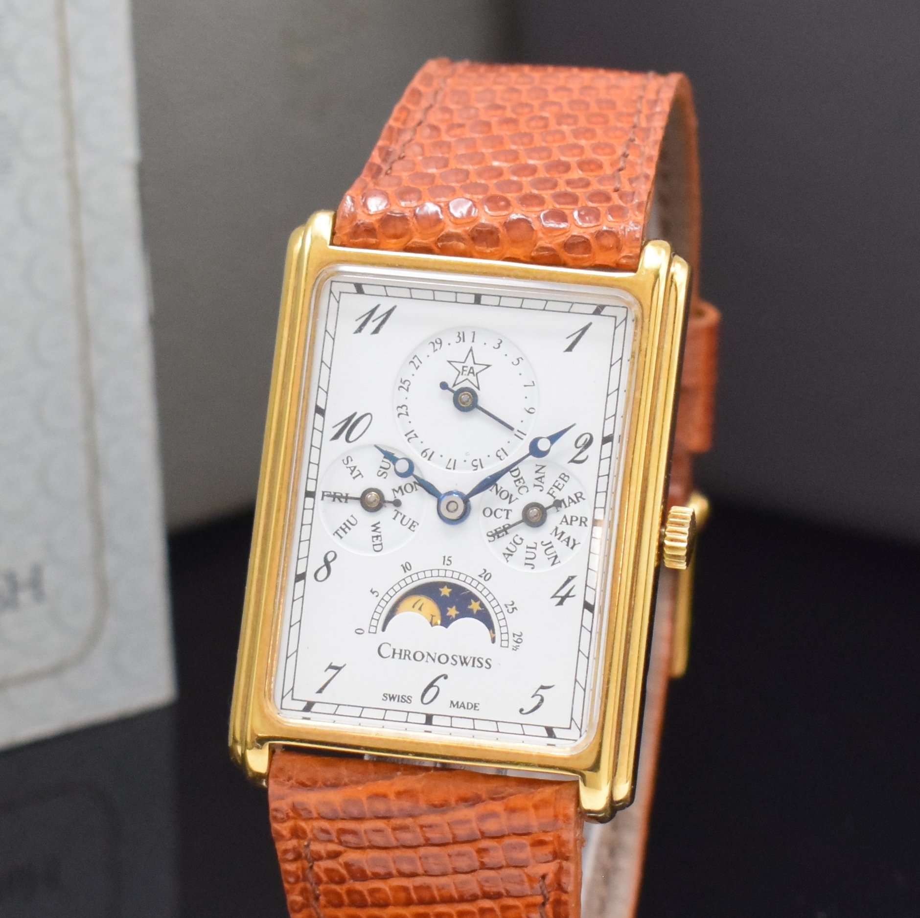 Detail a: CHRONOSWISS rechteckige Armbanduhr mit Vollkalender und Mondphase Referenz 70170, Schweiz lt. orig. Papier verk. 1996, Handaufzug, verg., 2-tlg. ...